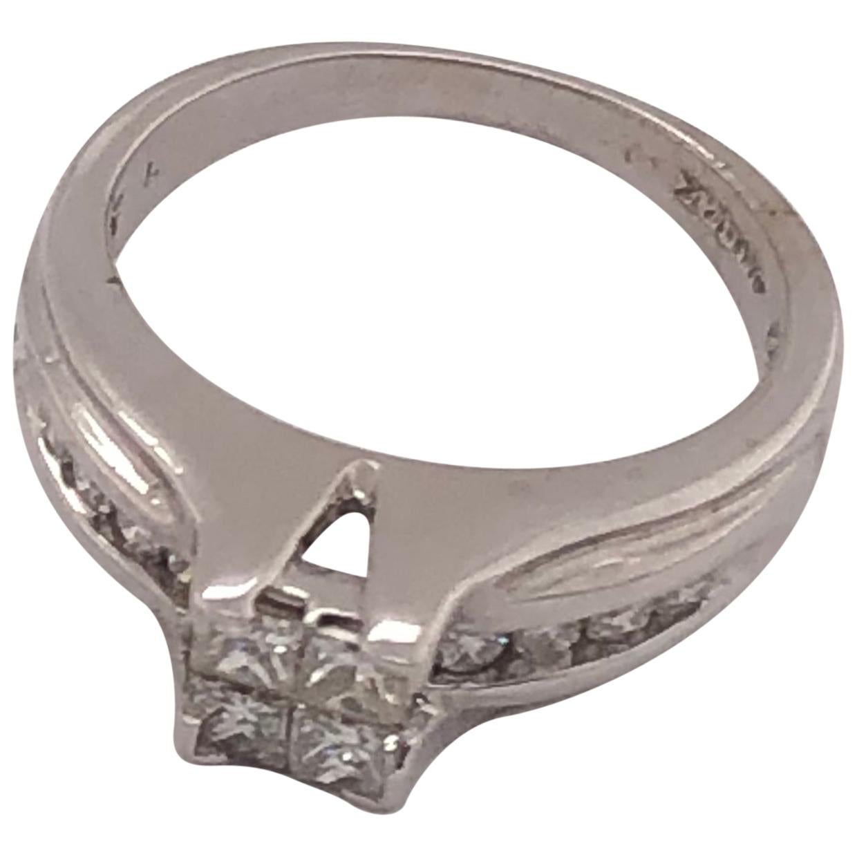 14 Karat White Gold Engagement Bridal Ring with Center Cluster Diamonds 1.00 TDW For Sale