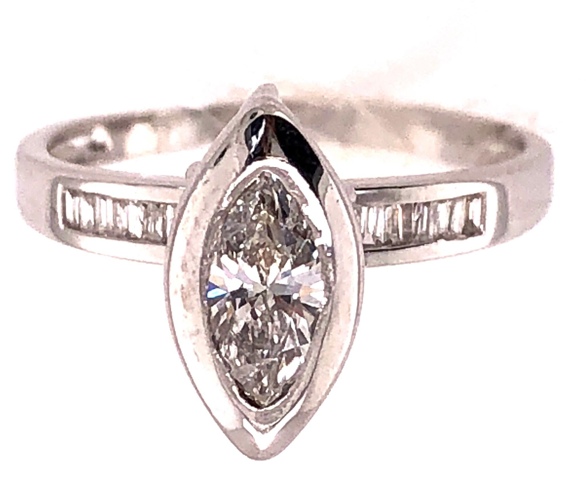 Modern 14 Karat White Gold Engagement Ring 1.10 Total Diamond Weight For Sale