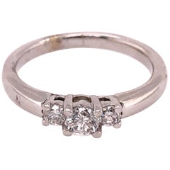 Anello di fidanzamento in oro bianco 14 carati / fascia 0,50 peso totale dei diamanti