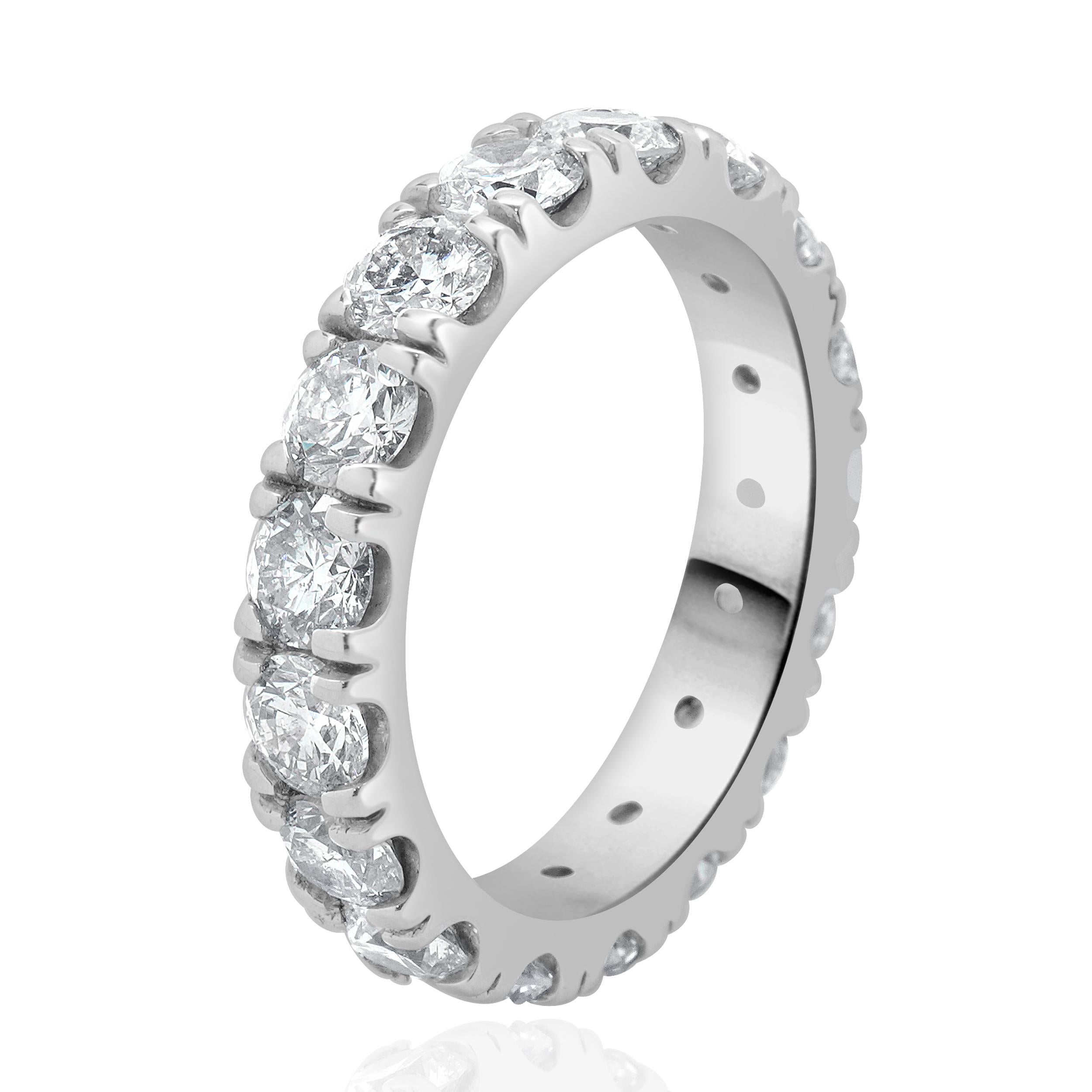 Designer: custom
Material: 14K white gold
Diamond: 17 round brilliant cut = 3.12cttw
Color: G
Clarity: VS
Ring size: 6 (please allow two additional shipping days for sizing requests)
Weight: 3.79 grams

