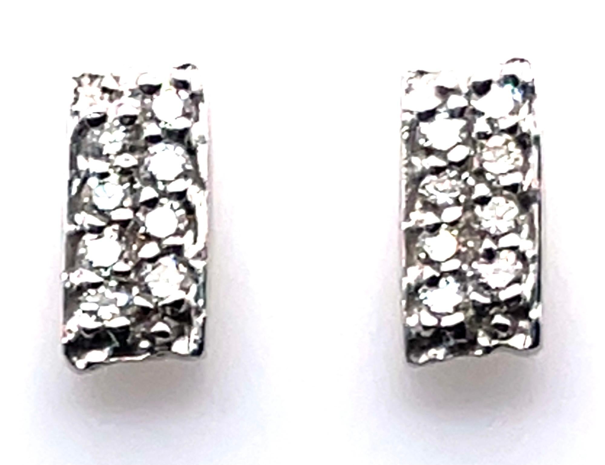 14 Karat White Gold Fancy Earrings with Round Diamonds In Good Condition For Sale In Stamford, CT
