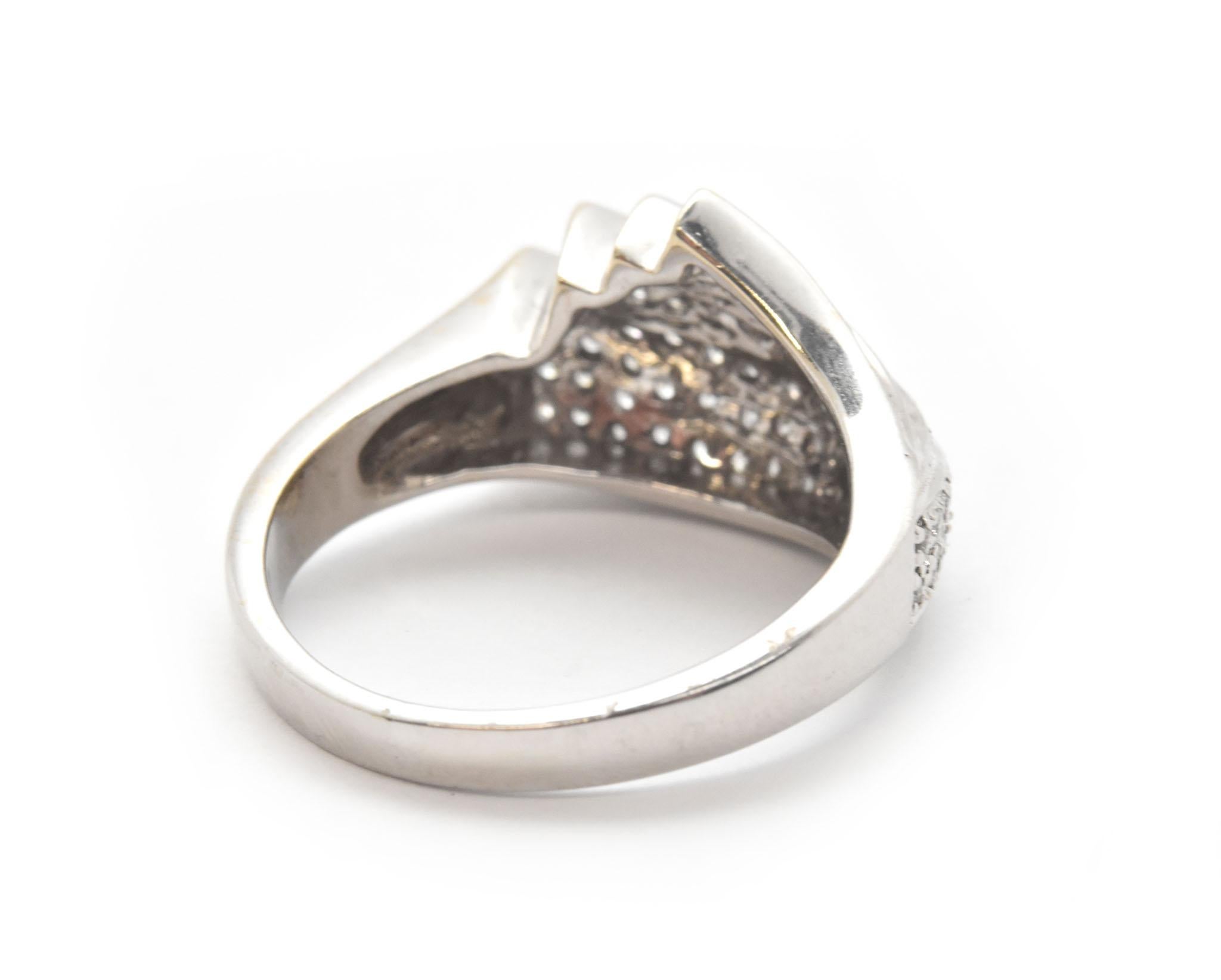Round Cut 14 Karat White Gold Fanning 0.75 Carat Diamond Band Ring