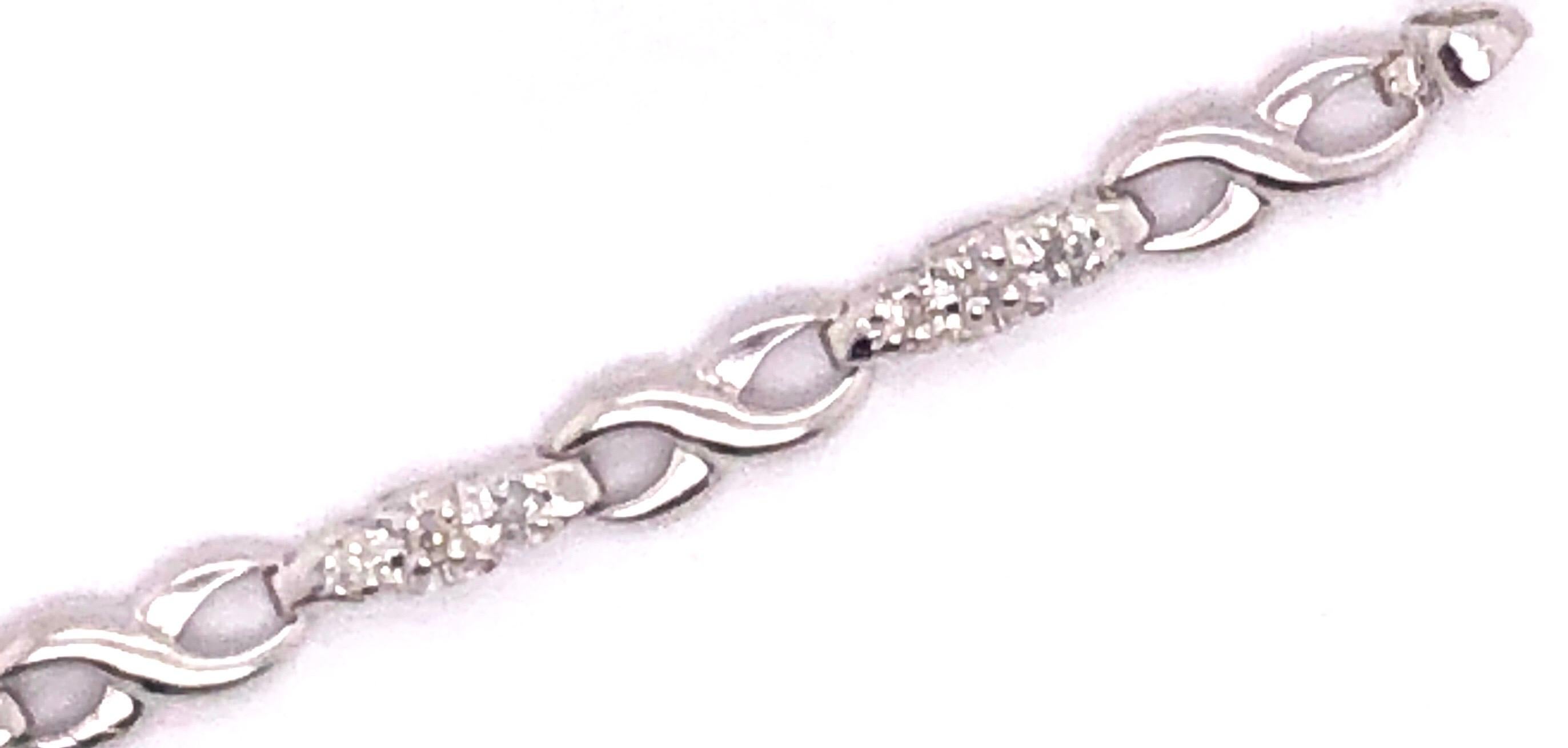 Taille ronde Bracelet à la mode en or blanc 14 carats avec diamants ronds en vente