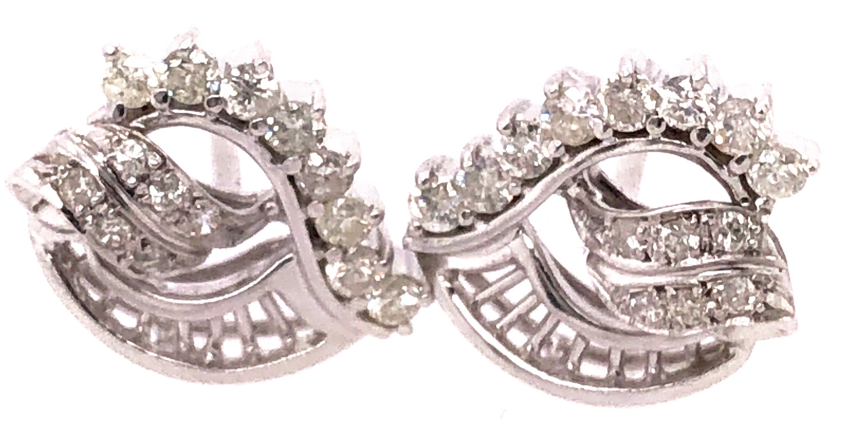 14 Karat White Gold Fashion Earrings with Diamonds 1.25 TDW in vendita 1