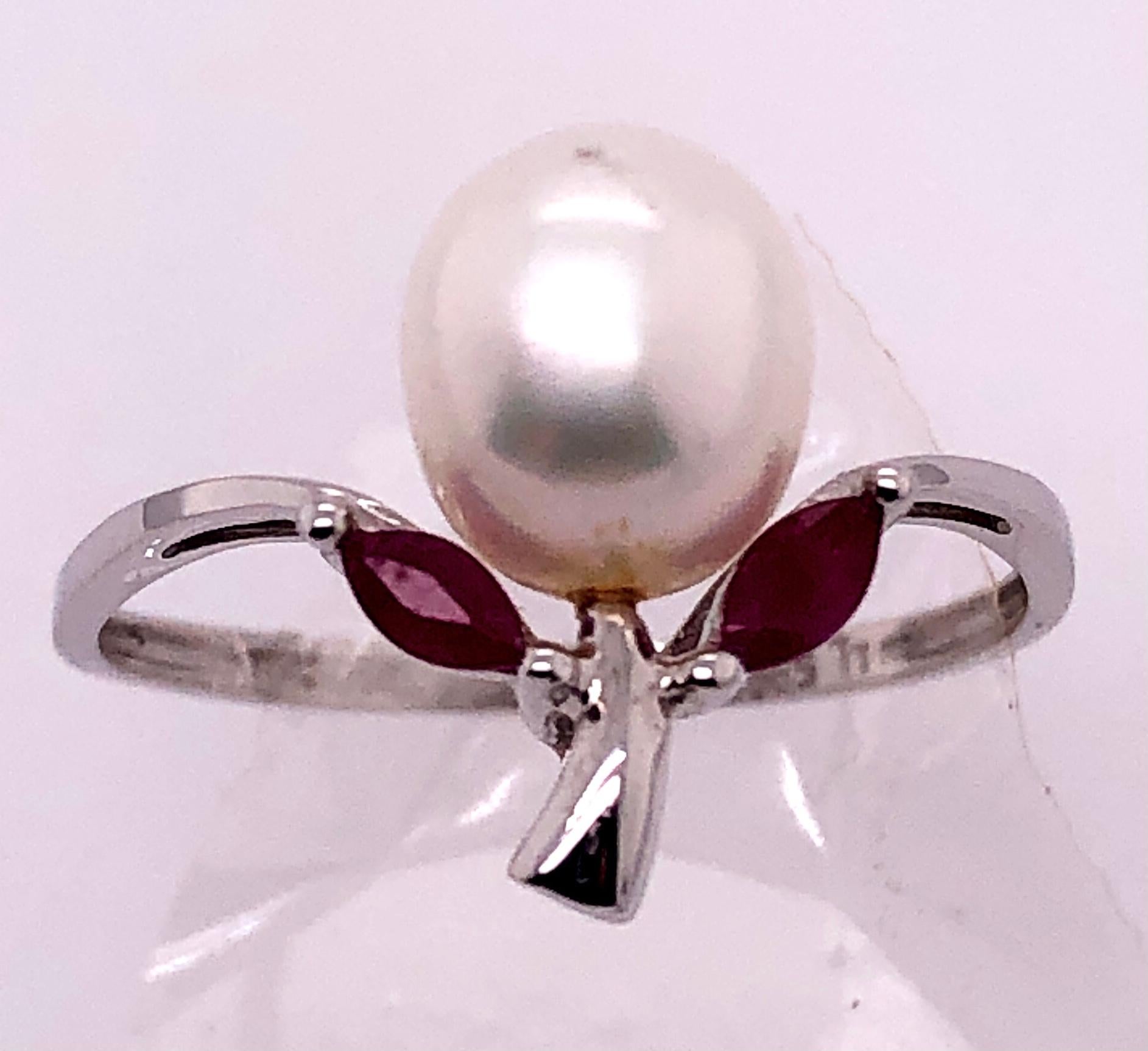 Contemporary 14 Karat White Gold Fashion Pearl Ring For Sale