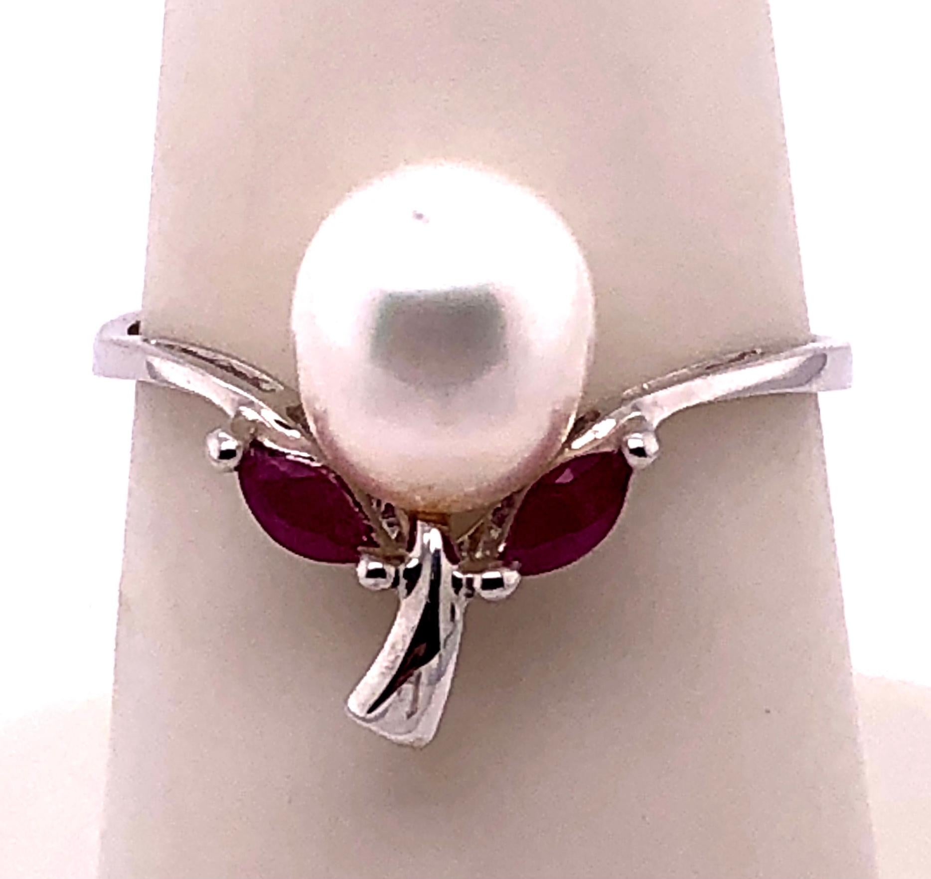 Pear Cut 14 Karat White Gold Fashion Pearl Ring For Sale