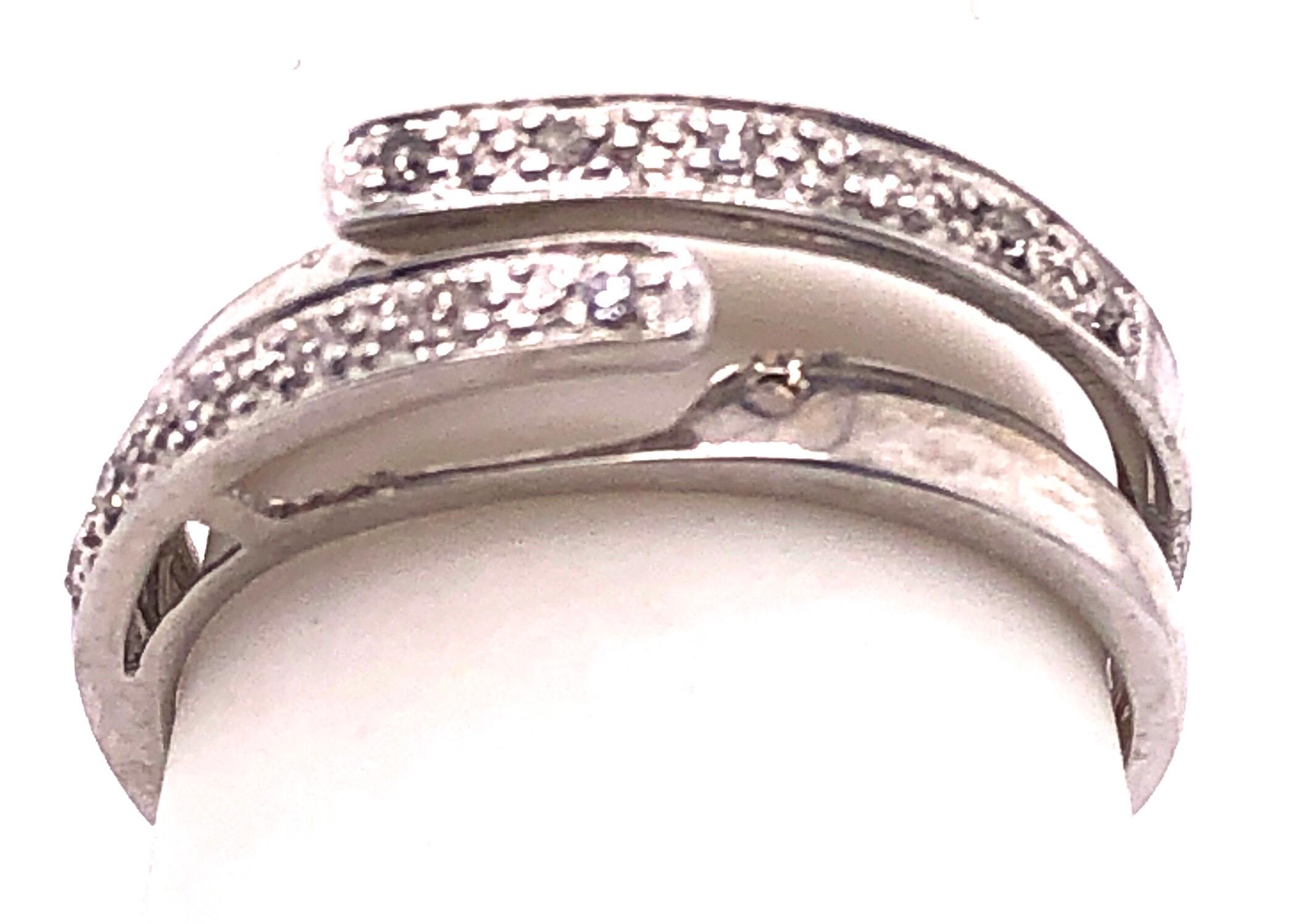 Modern 14 Karat White Gold Fashion Ring Band with Diamonds 0.25 TDW For Sale