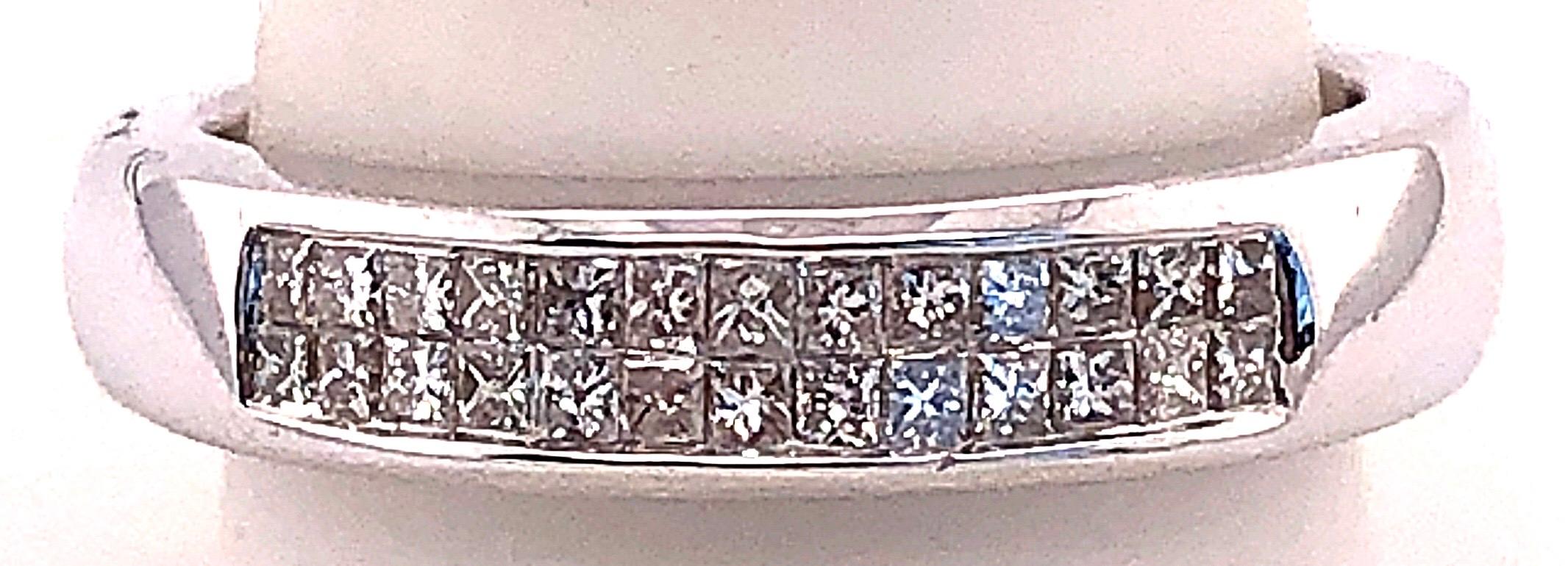 14 Karat White Gold Fashion Ring with Diamonds Size 9.75.
1.00 total diamond weight.
8.29 grams total weight.
4.98 ring height.