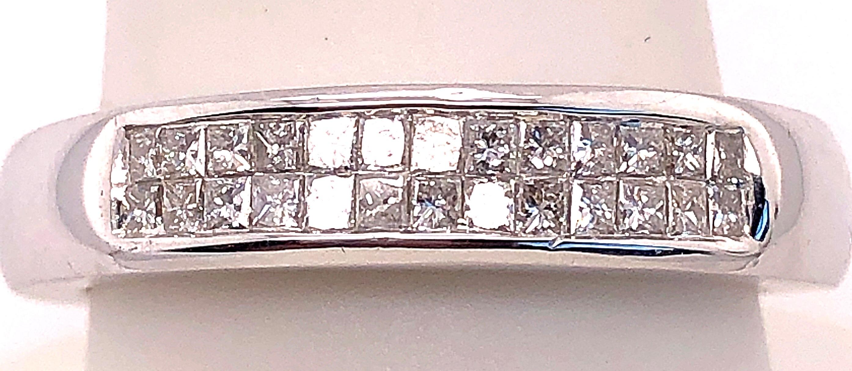 14 Karat White Gold Fashion Ring with Diamonds In Good Condition For Sale In Stamford, CT