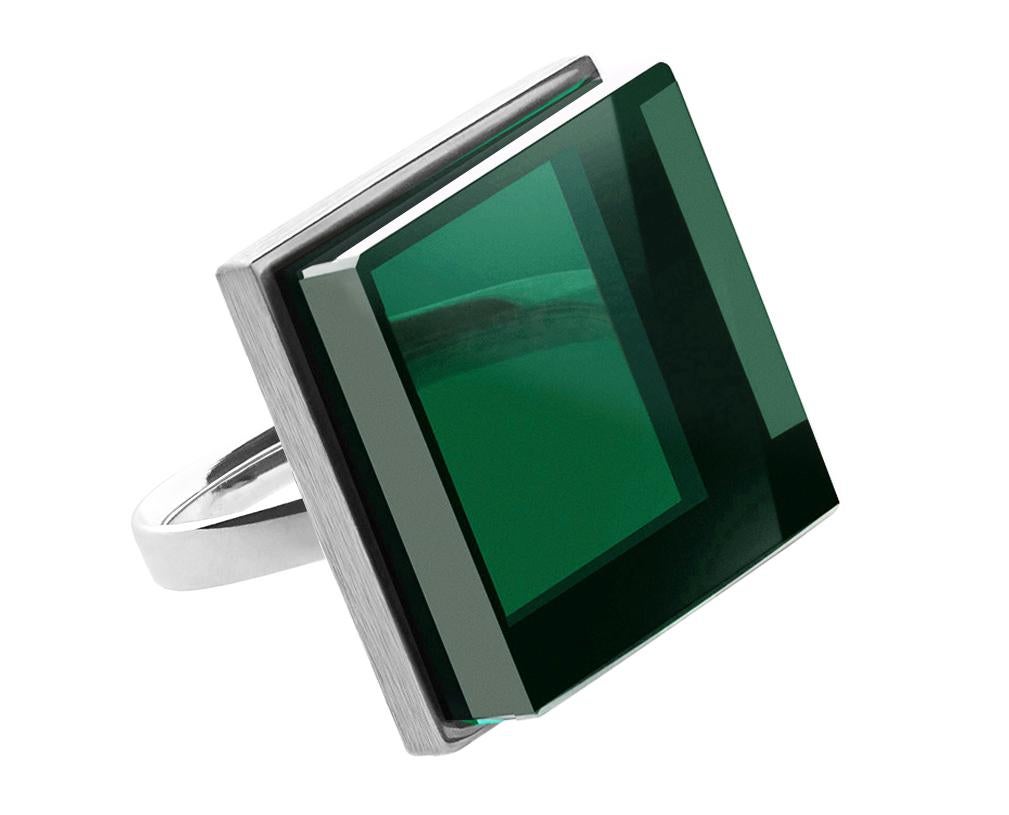 Featured in Vogue Eighteen Karat White Gold Contemporary Ring with Green Quartz For Sale 4