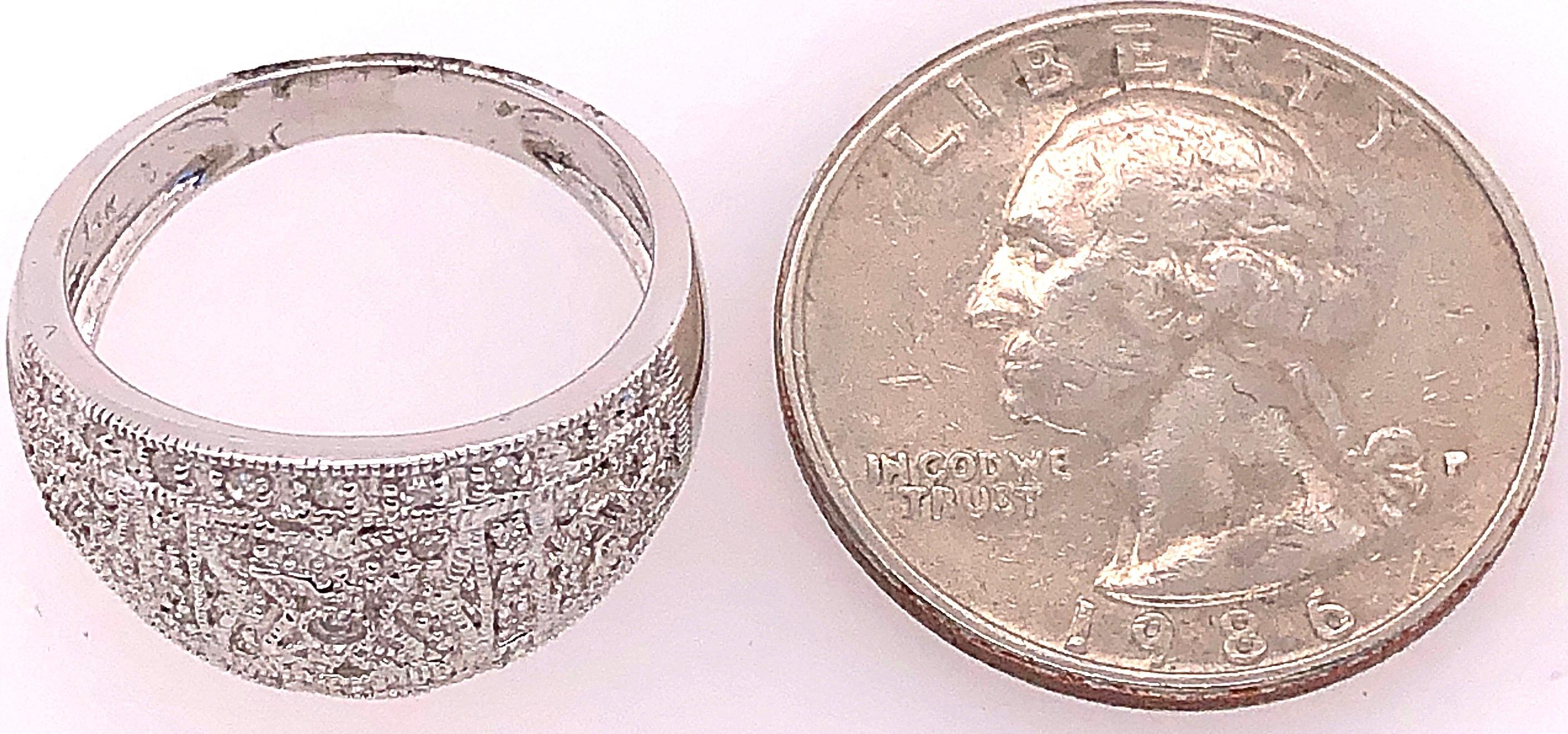 Anello moda in oro bianco 14 carati con diamanti rotondi in vendita 3