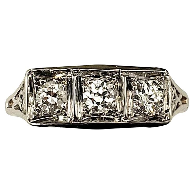Anello in oro bianco 14 carati con filigrana e diamanti misura 7,25 #22209 in vendita