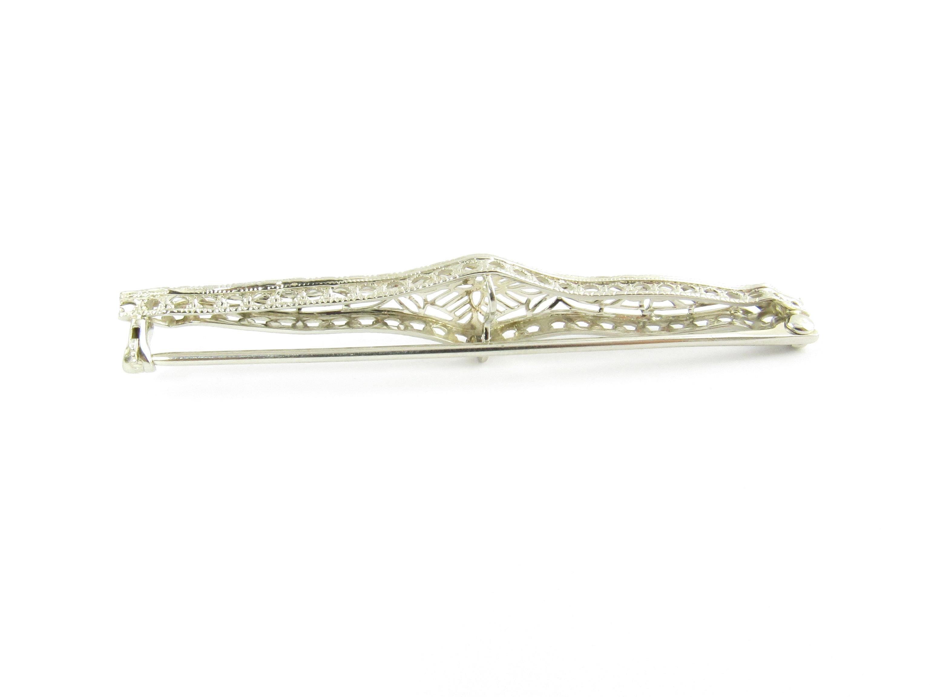 Round Cut 14 Karat White Gold Filigree Bar Pin For Sale