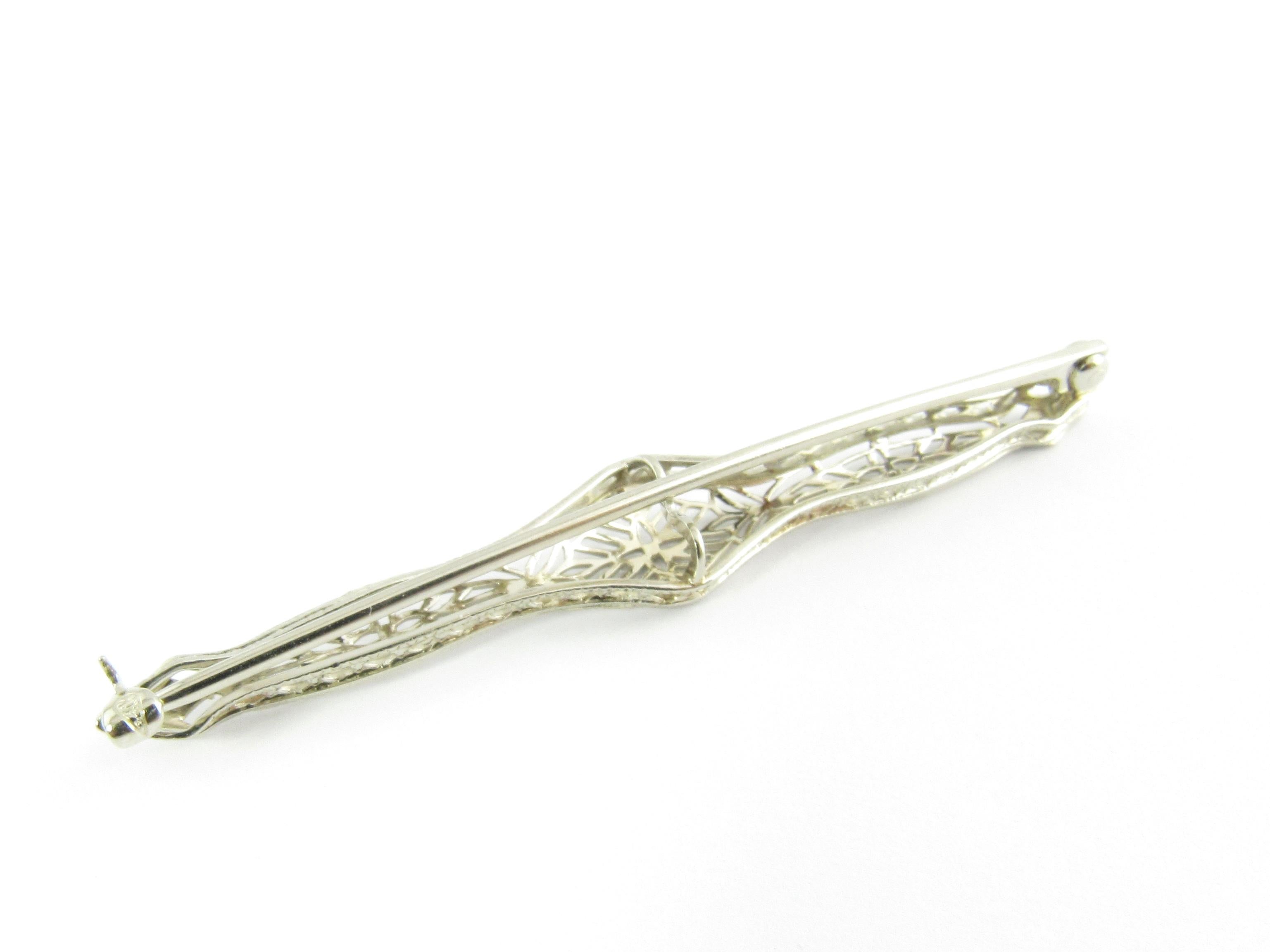 14 Karat White Gold Filigree Bar Pin In Good Condition For Sale In Washington Depot, CT