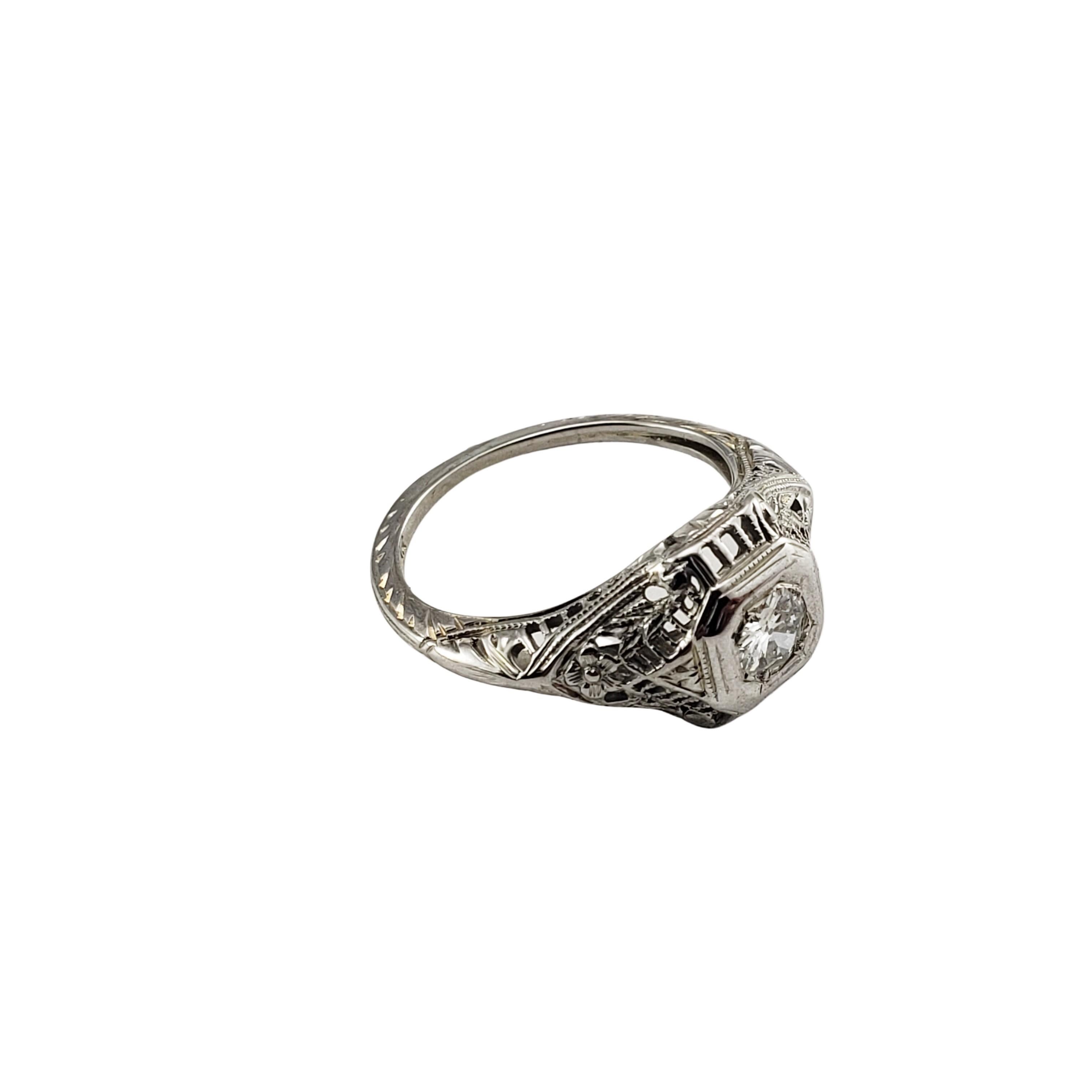 Brilliant Cut 14 Karat White Gold Filigree Diamond Ring For Sale