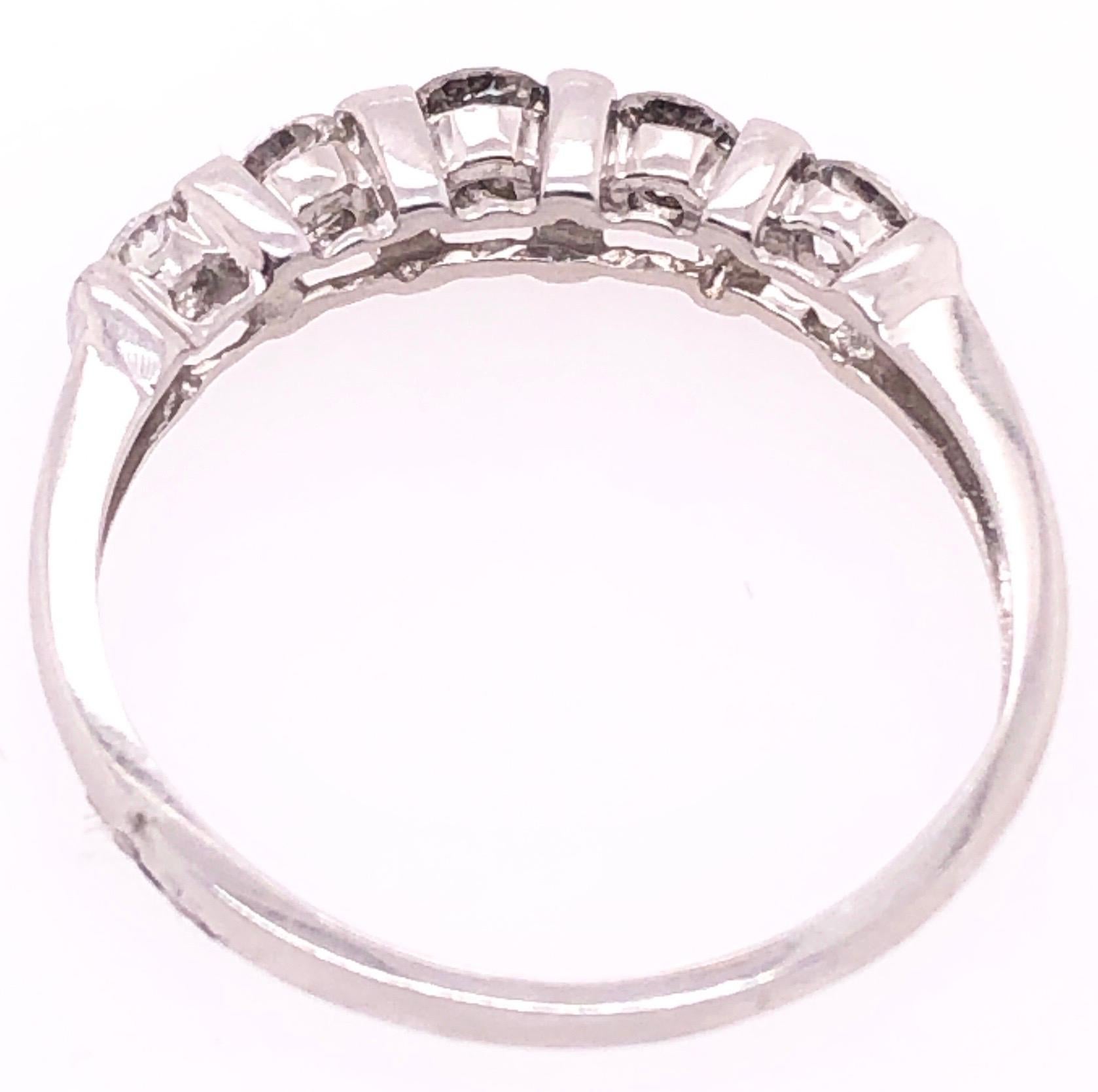 Round Cut 14 Karat White Gold Five Diamond Wedding Band Bridal Anniversary Ring For Sale