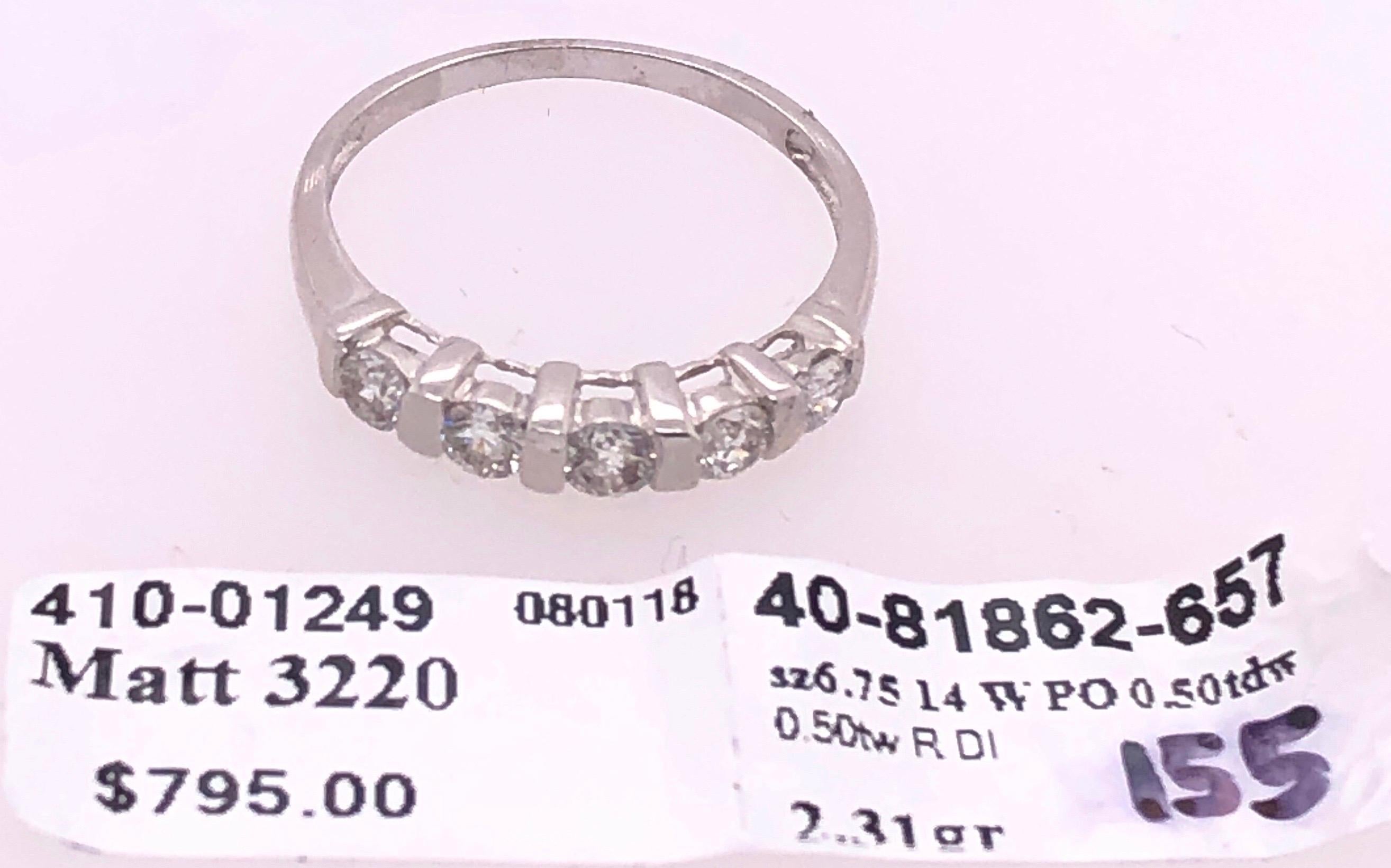 14 Karat White Gold Five Diamond Wedding Band Bridal Anniversary Ring For Sale 1