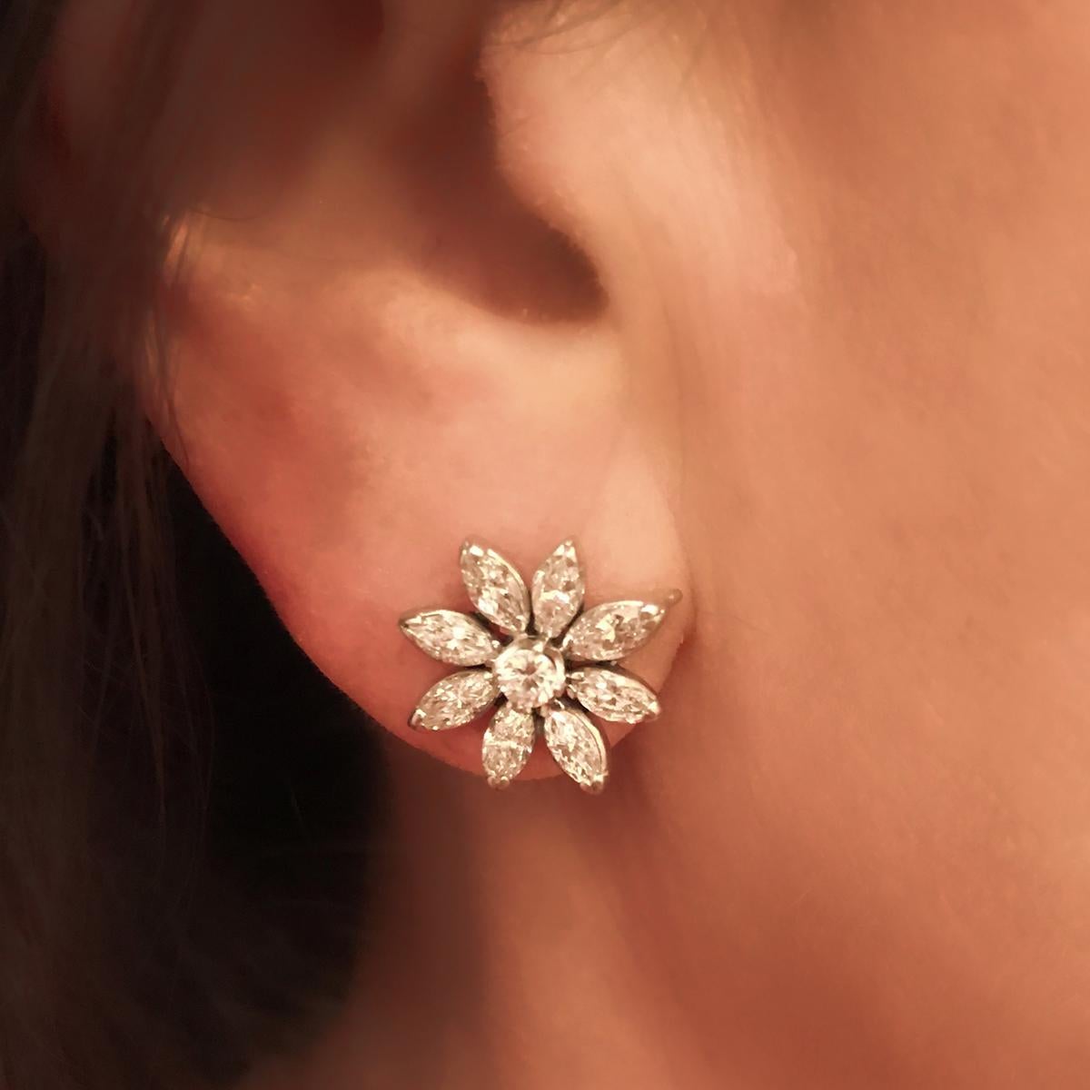 14 Karat White Gold Flower Stud Earrings 2