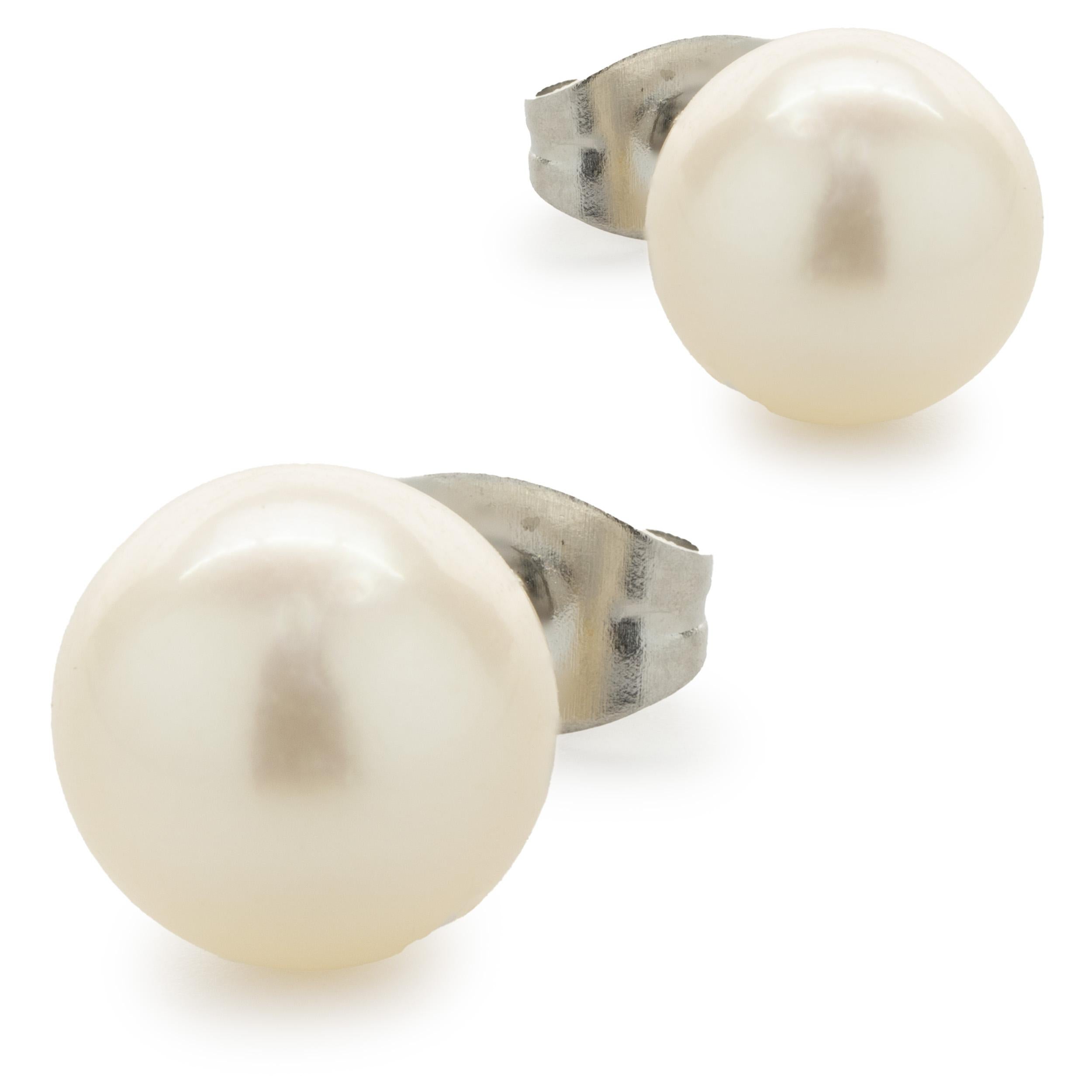14 Karat White Gold Freshwater Pearl Stud Earrings In Excellent Condition In Scottsdale, AZ