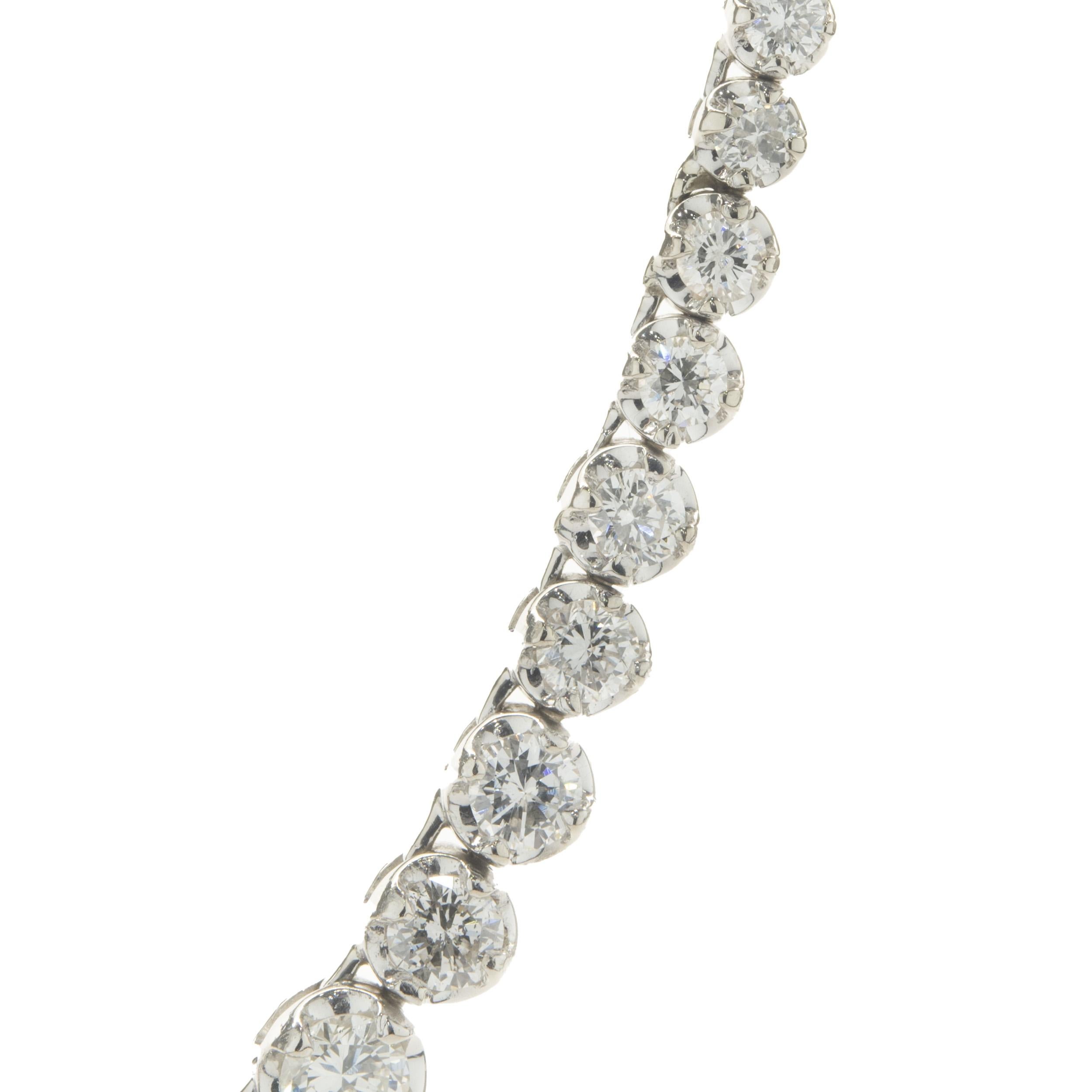 14 Karat White Gold Graduated Diamond Tennis Necklace In Excellent Condition In Scottsdale, AZ