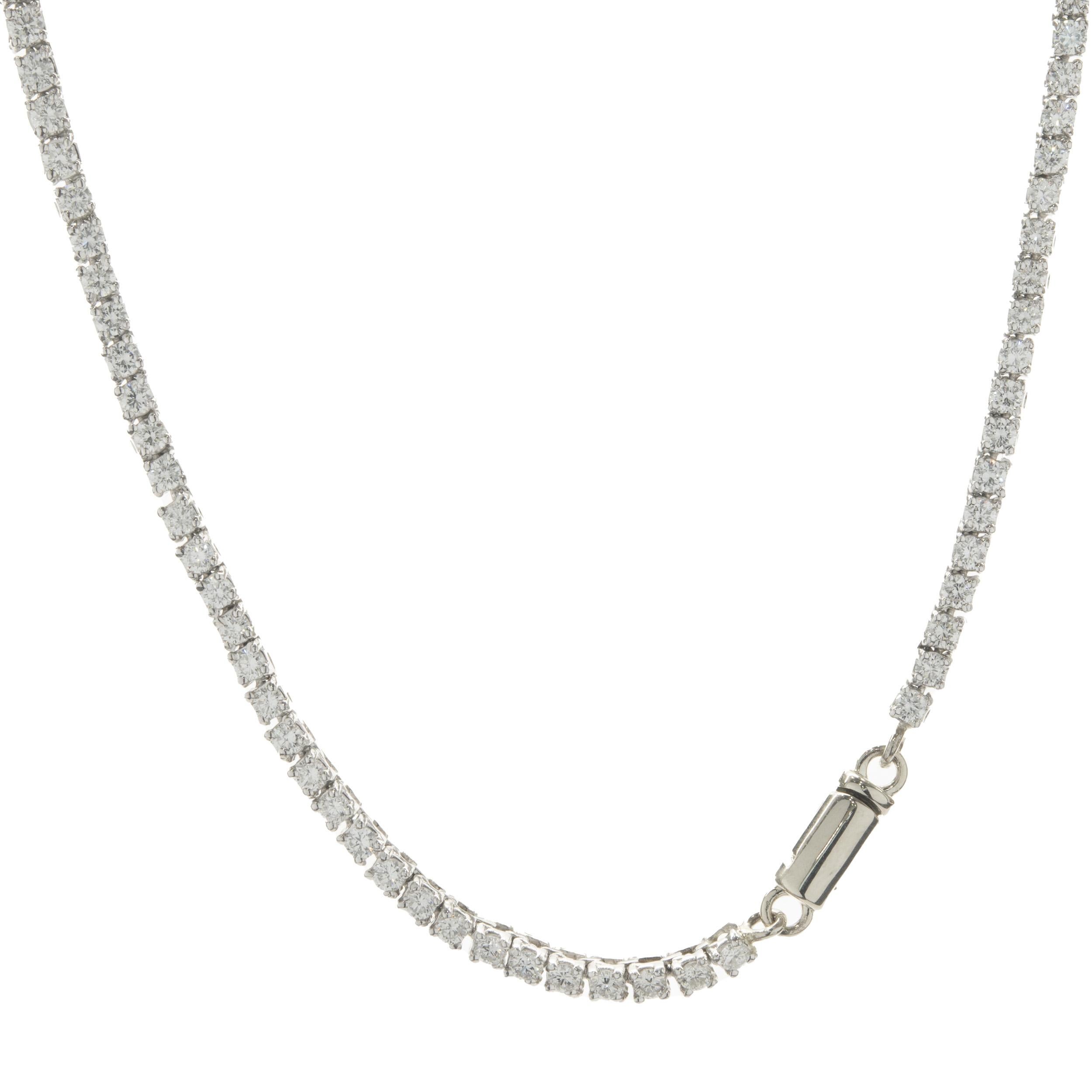 14 Karat White Gold Graduated Diamond Tennis Necklace In Excellent Condition For Sale In Scottsdale, AZ