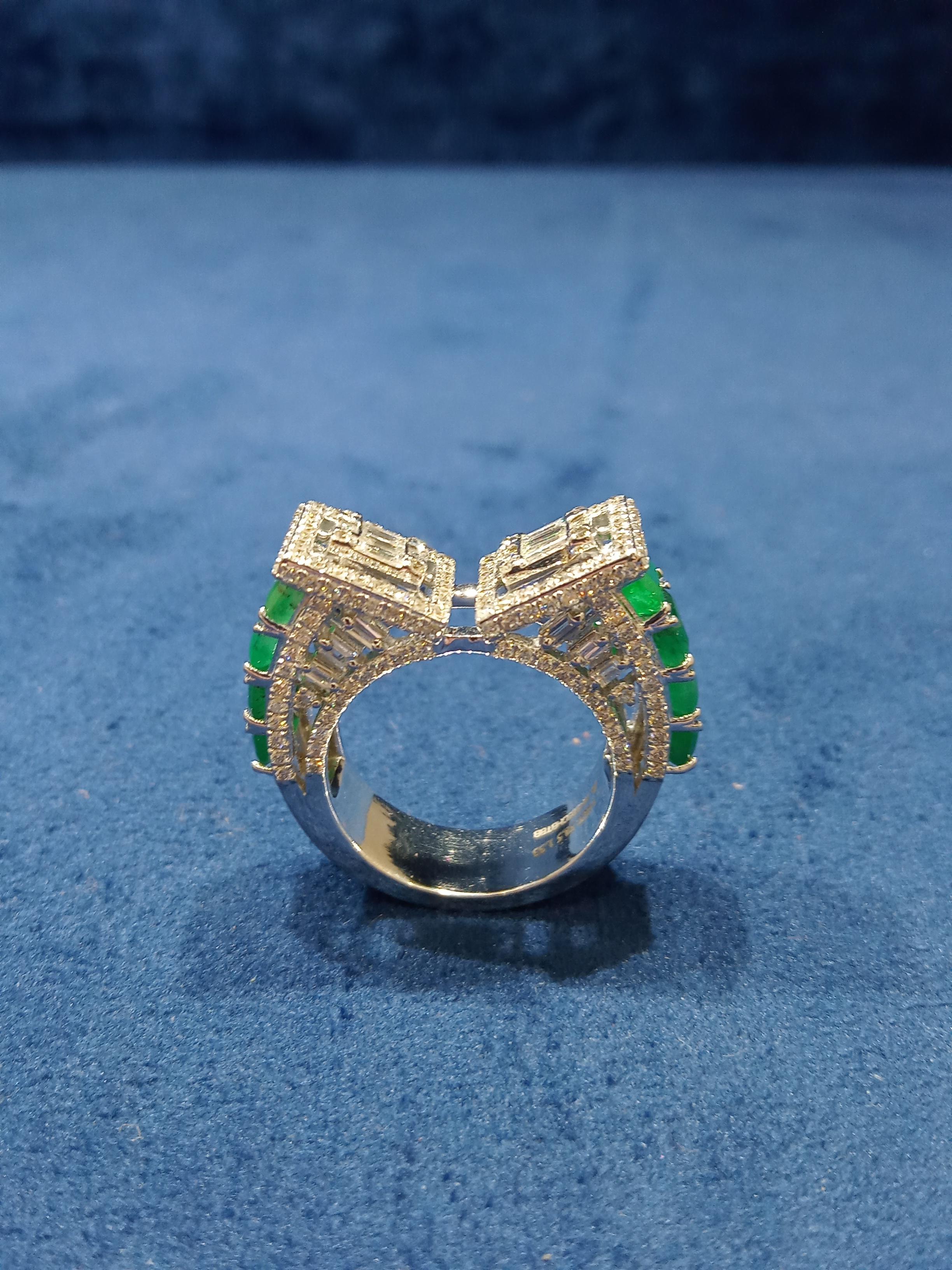 For Sale:  14 Karat White Gold Green Emerald Fancy Shape White Diamond Ring 3