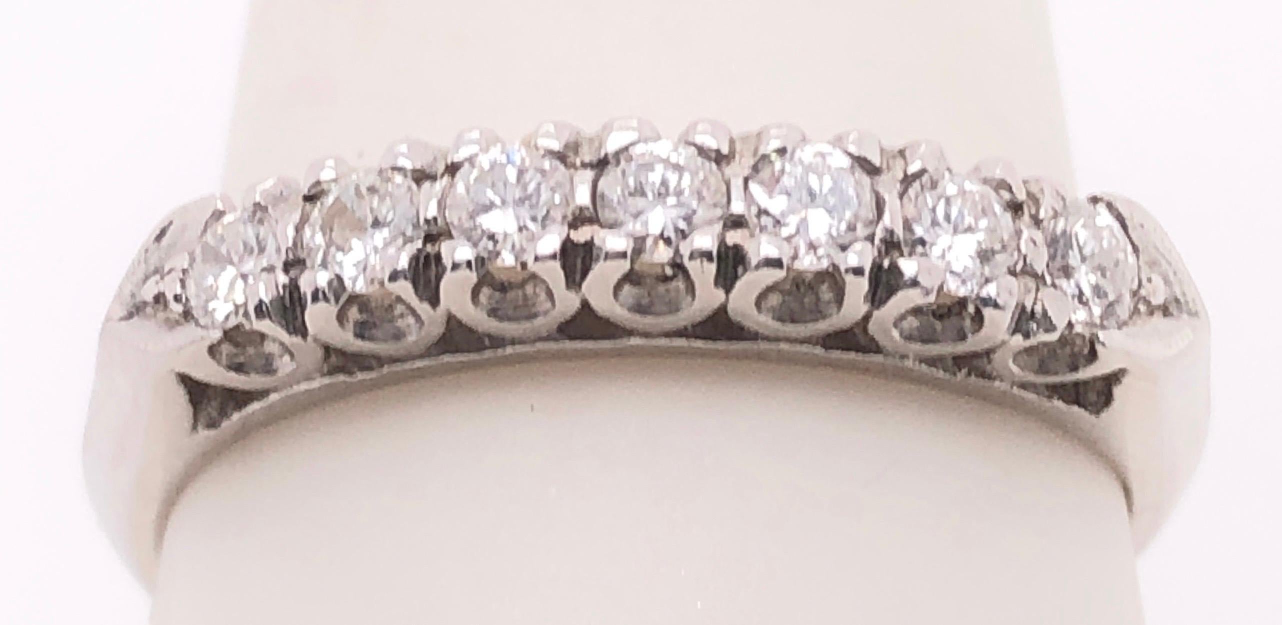 Round Cut 14 Karat White Gold Half Anniversary Diamond Bridal Wedding Ring Band For Sale