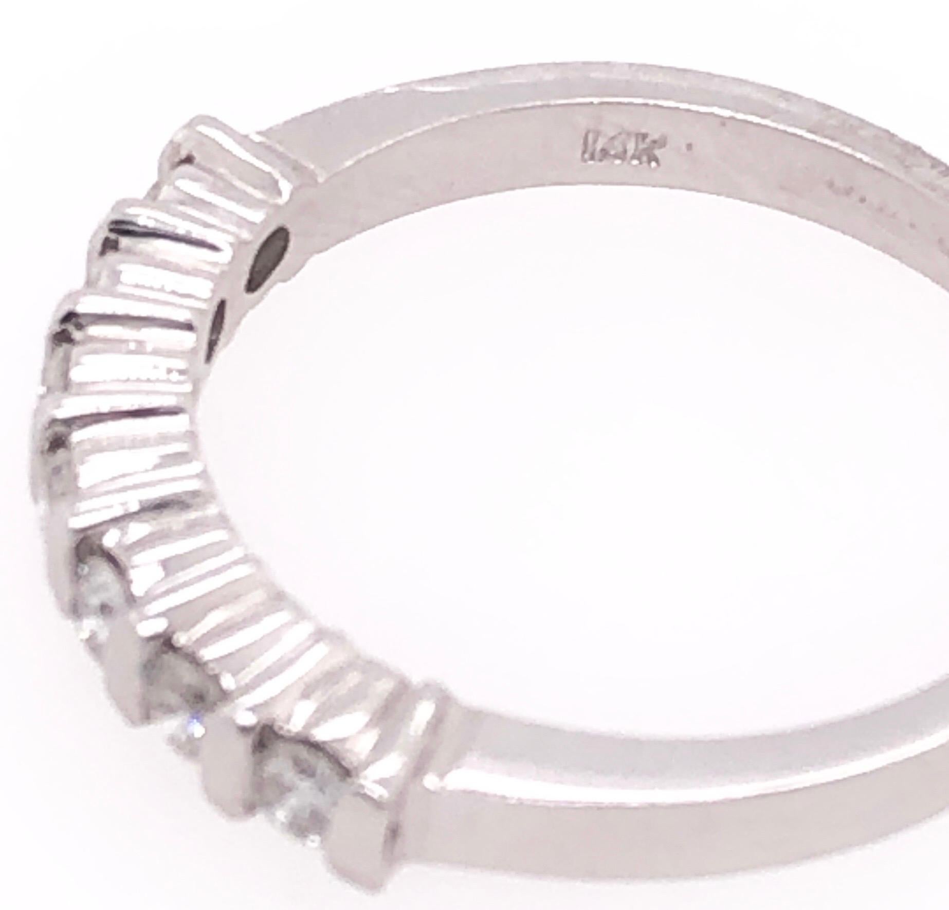 Taglio rotondo Anello di Mezzo Anniversario in oro bianco 14 carati - Fascia nuziale 0,50 TDW in vendita