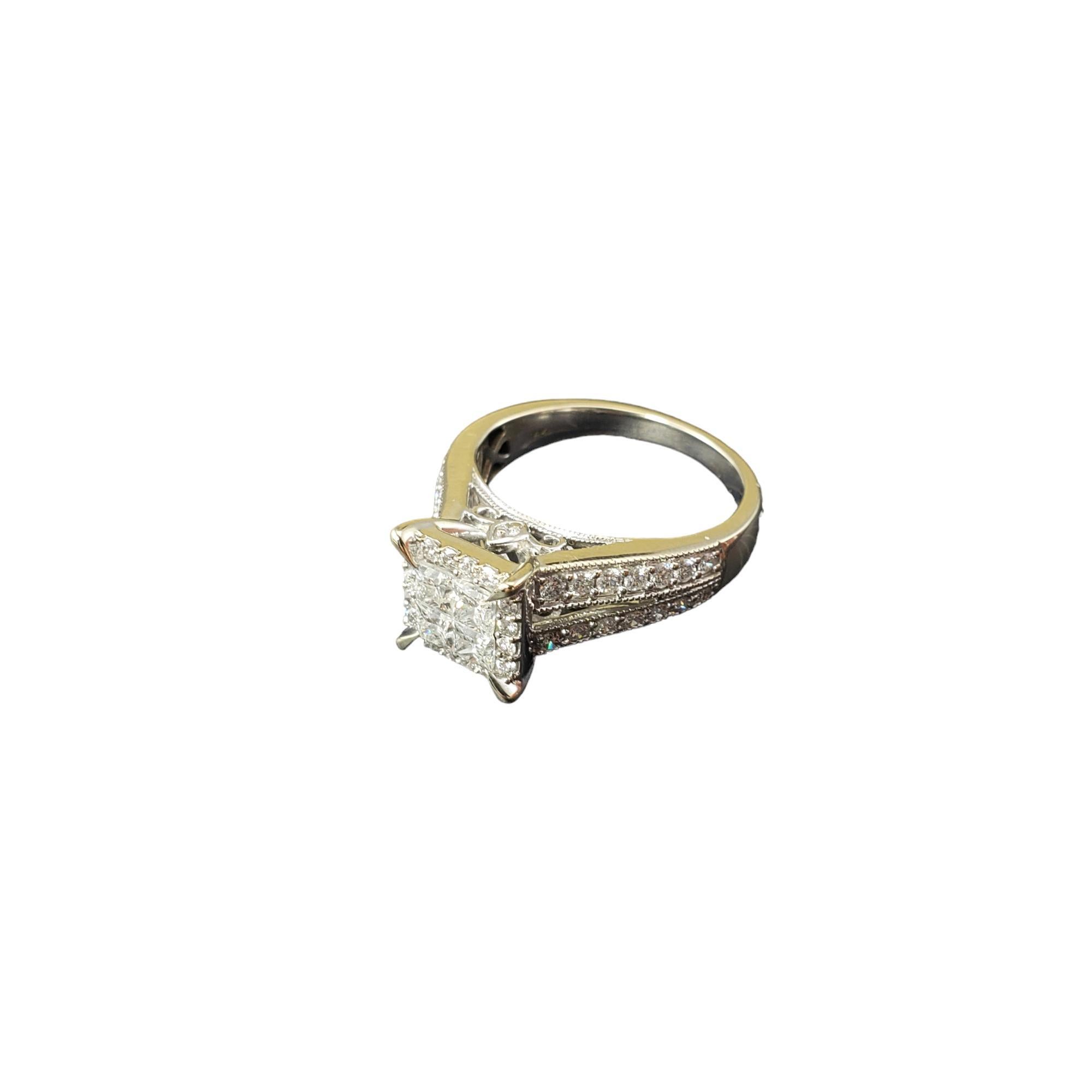 Taglio princess Anello con diamante a forma di aureola in oro bianco 14 carati con gambo diviso, misura 7  #17175 in vendita