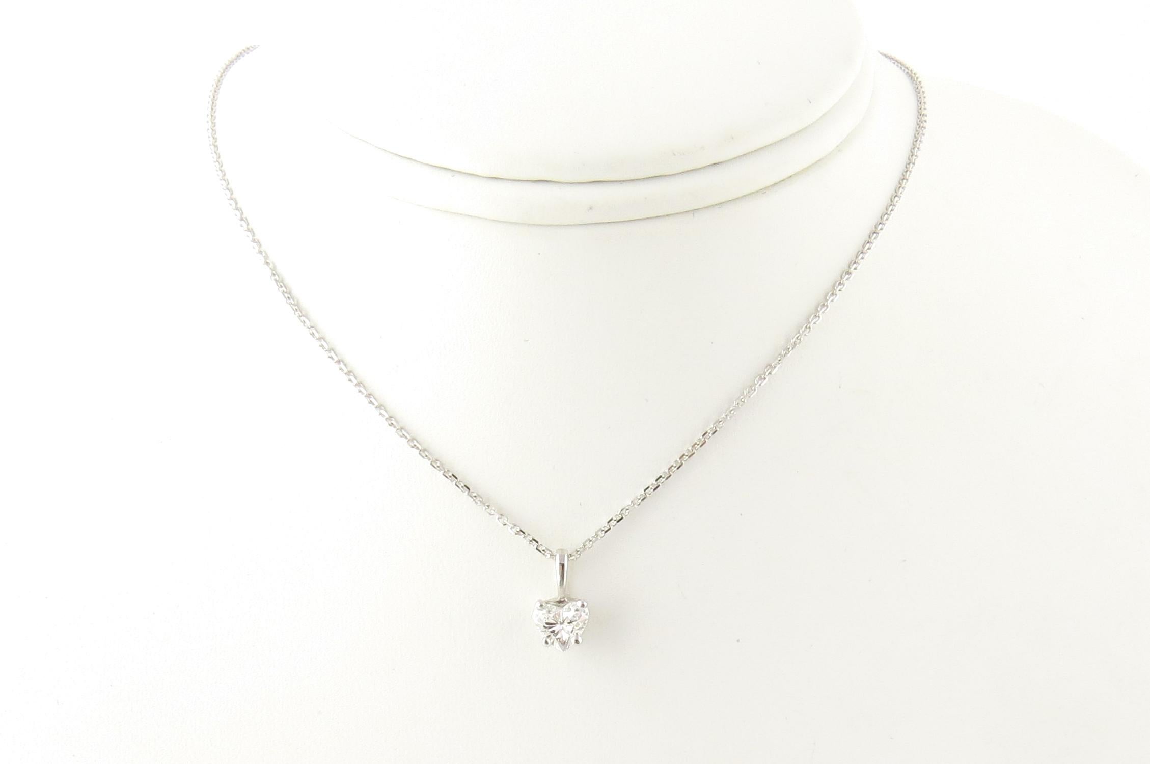14 Karat White Gold Heart Diamond Pendant Necklace In Good Condition In Washington Depot, CT