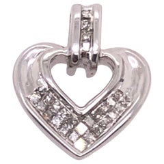 Pendentif en forme de cœur en or blanc 14 carats avec diamants taille princesse de 0,25 TDW