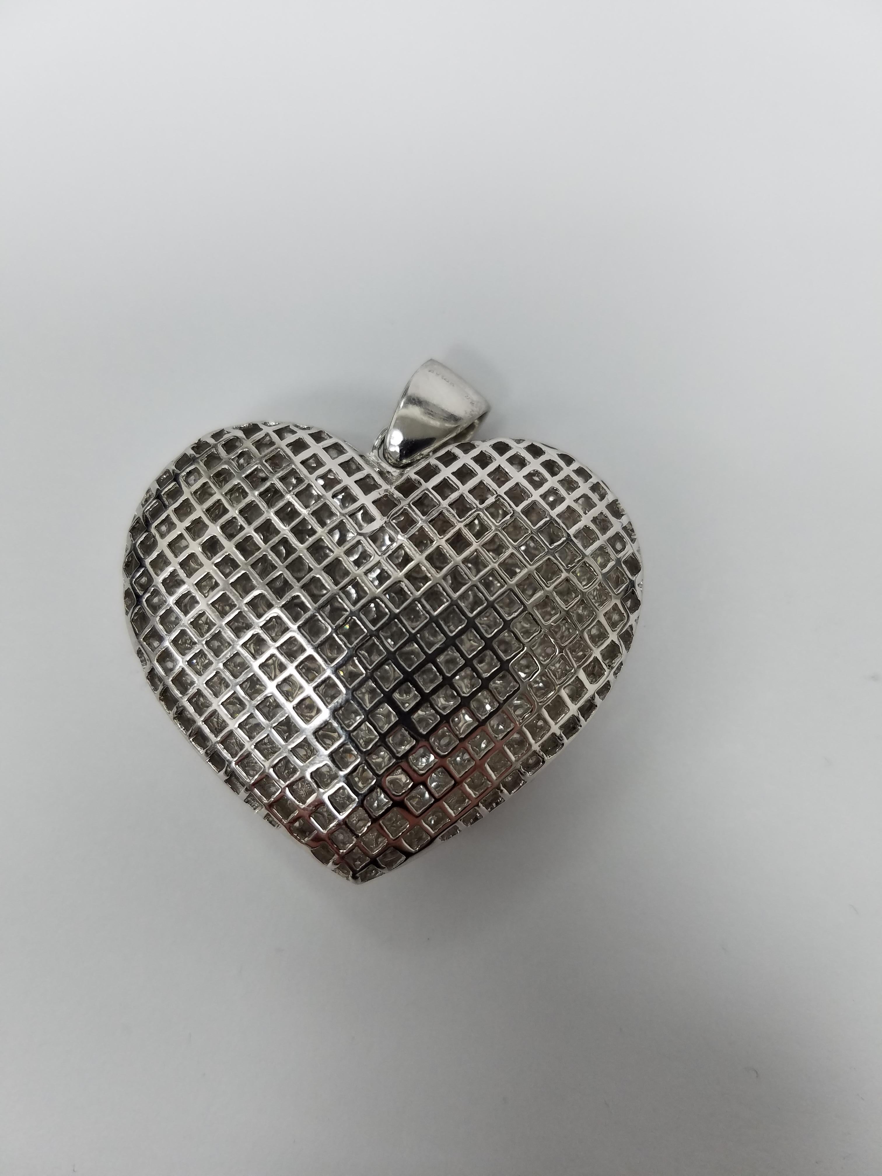 Round Cut 14 Karat White Gold Heart Shaped Diamond Pendant