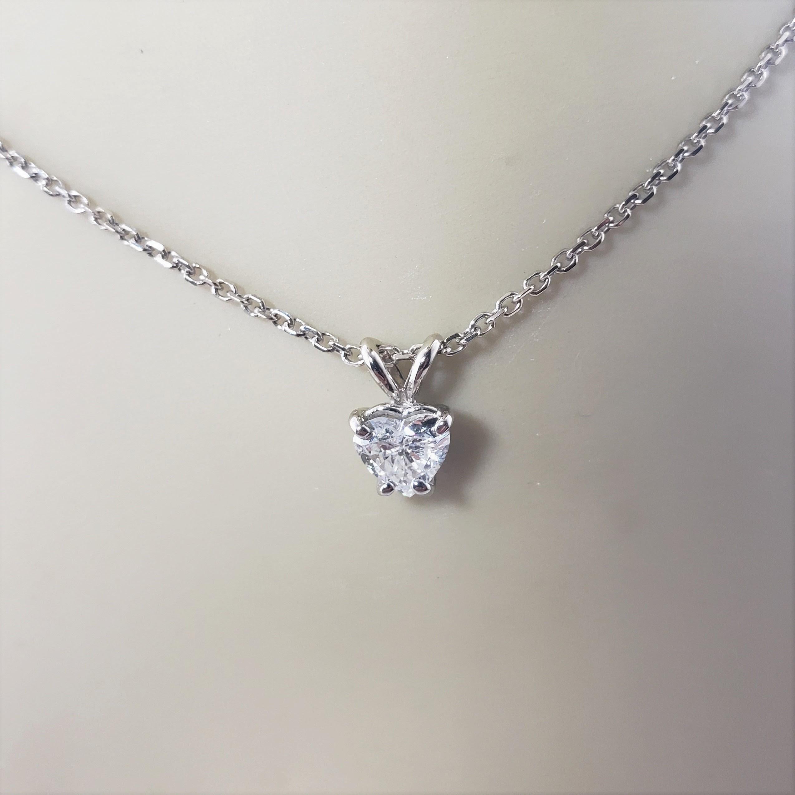 14 Karat White Gold Heart Shaped Diamond Pendant Necklace In Good Condition For Sale In Washington Depot, CT