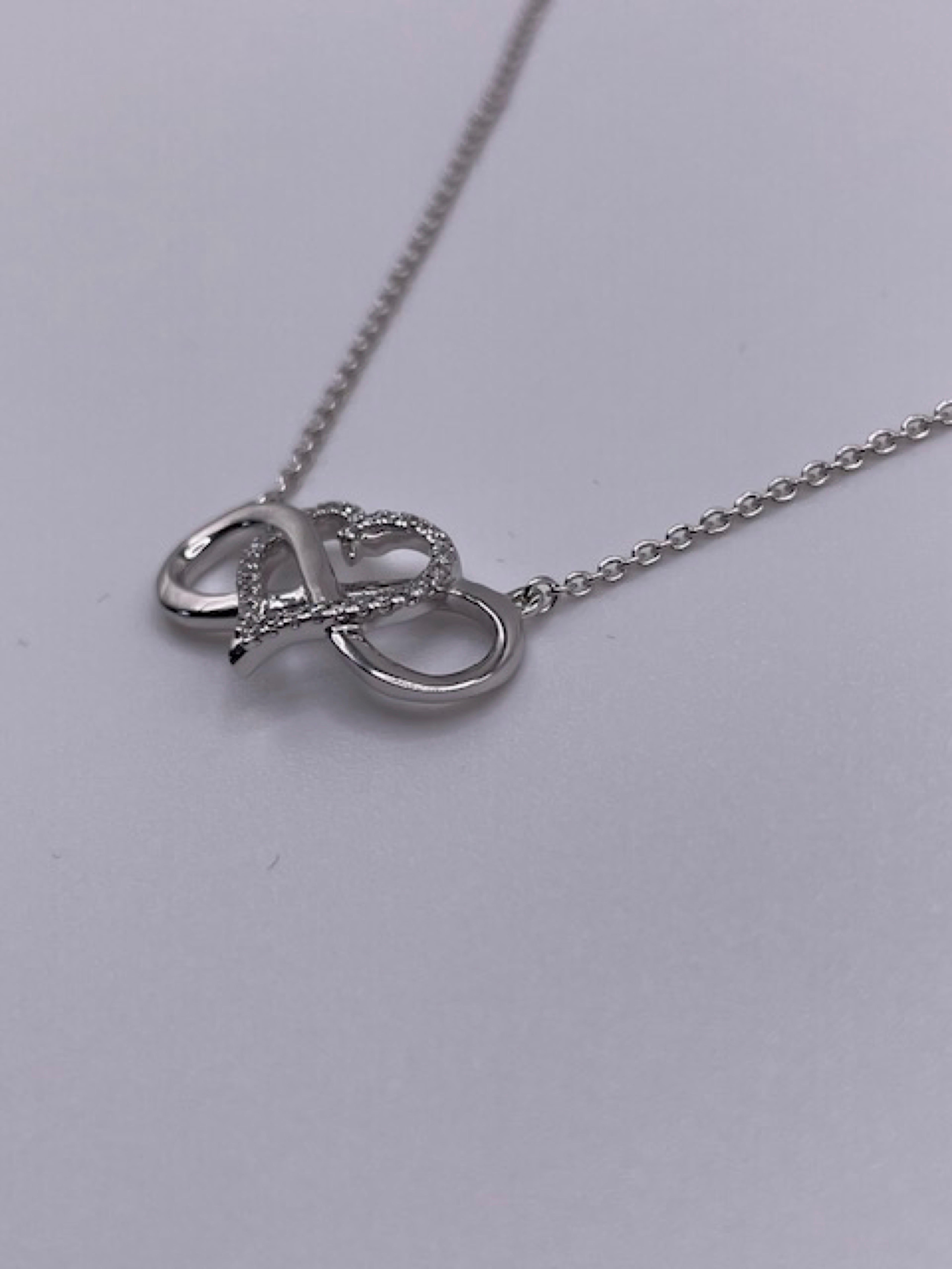 14 Karat Weißgold Unendlichkeit Herz Diamant-Anhänger im Zustand „Neu“ im Angebot in Great Neck, NY