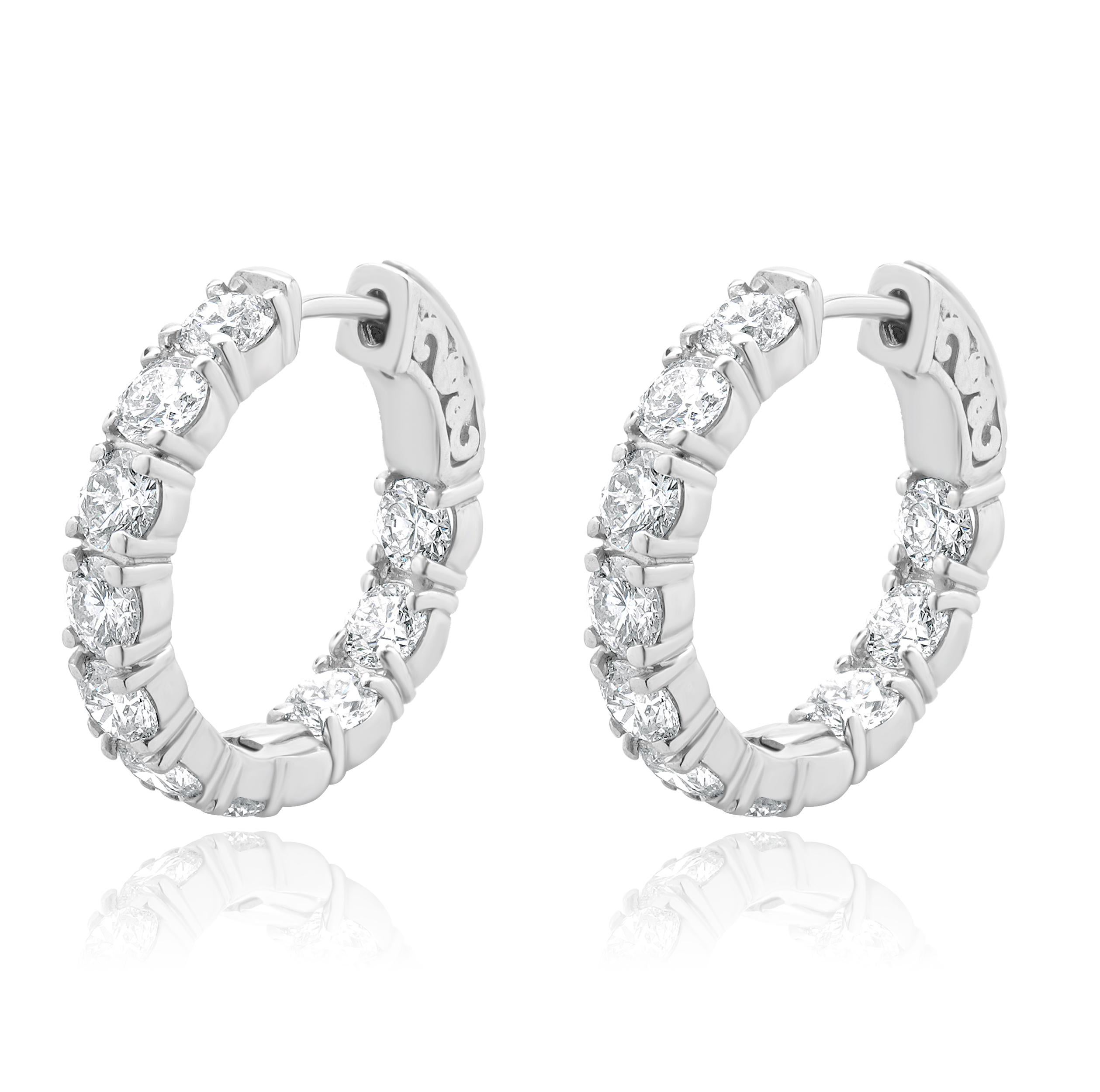 Matériau : Or blanc 14k
Diamants : taille ronde = 1,08cttw
Couleur : G
Clarté : VS1
Poids : 4,60 grammes