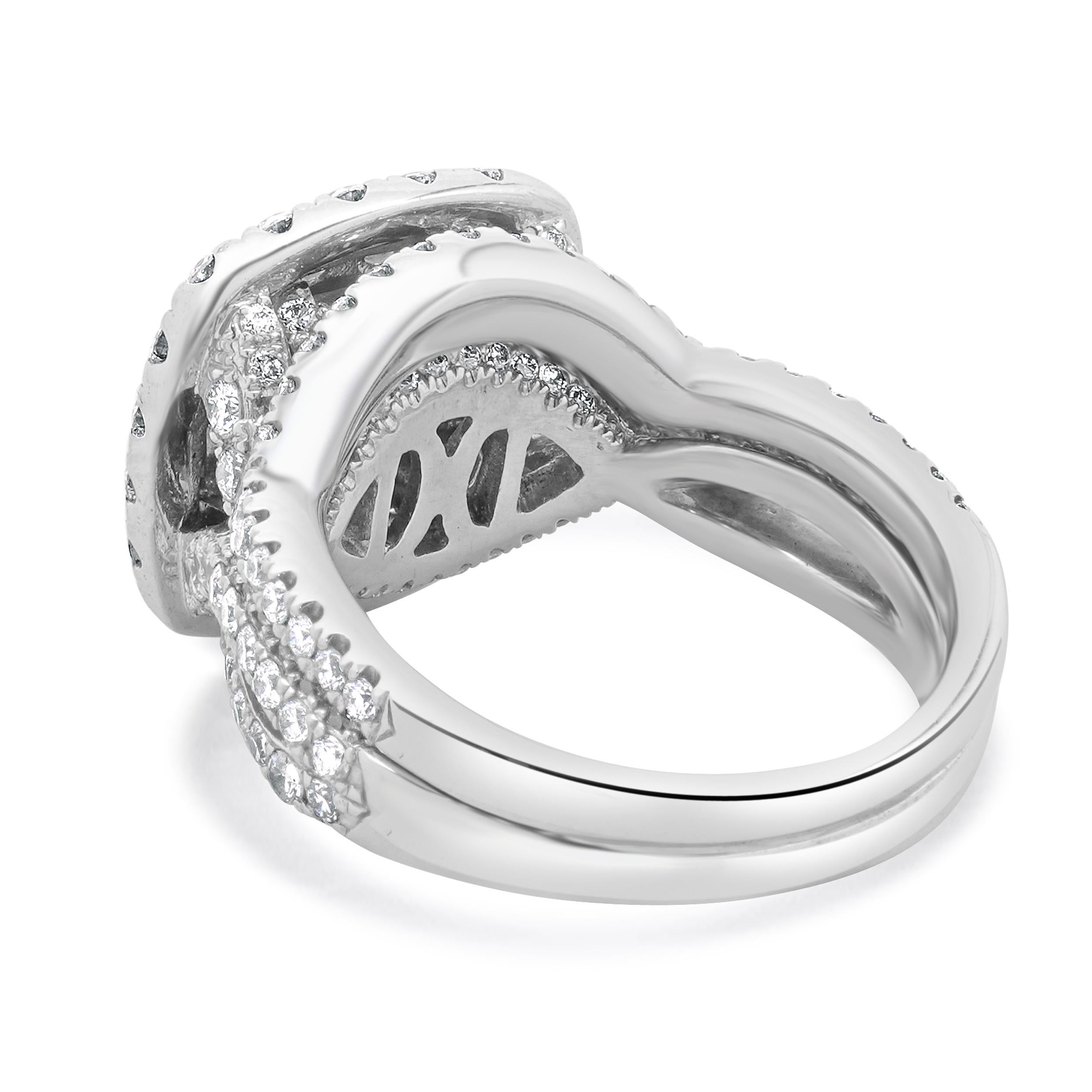 Taille ronde Bague de fiançailles en or blanc 14 carats à sertissage invisible de diamants en grappe en vente
