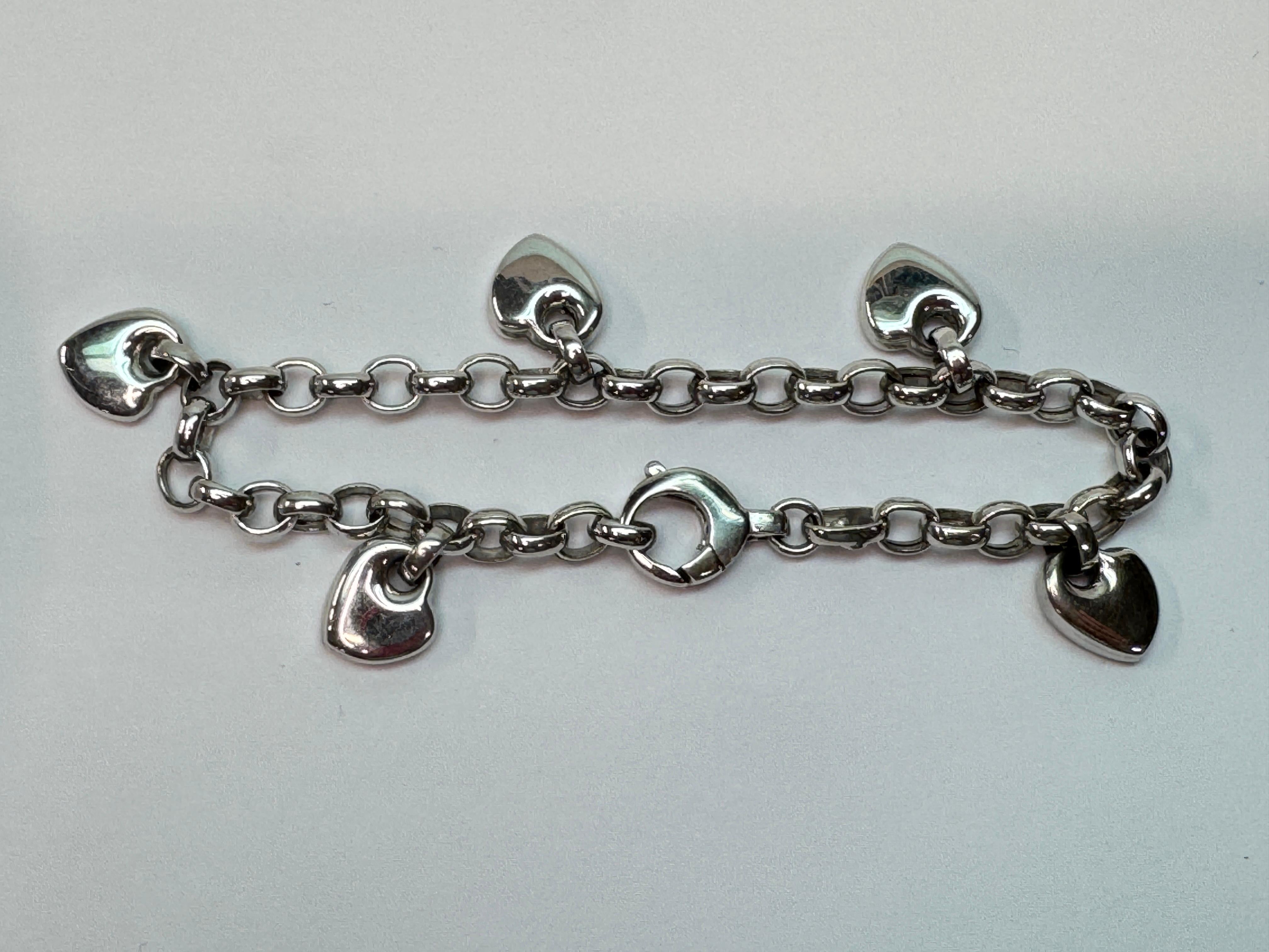 14 Karat White Gold Italian Hearts Charm Bracelet For Sale 1