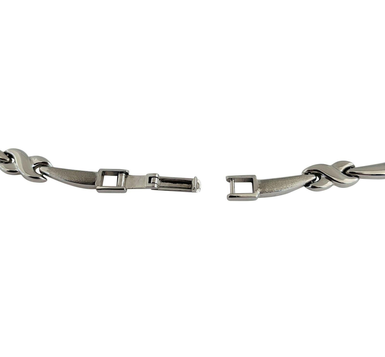 14 Karat White Gold Ladies Aurafin Fancy Link Station Necklace, Turkey In Good Condition In Guilford, CT