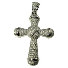 Colgante de oro blanco de 14 quilates con gran cruz de diamantes #21592