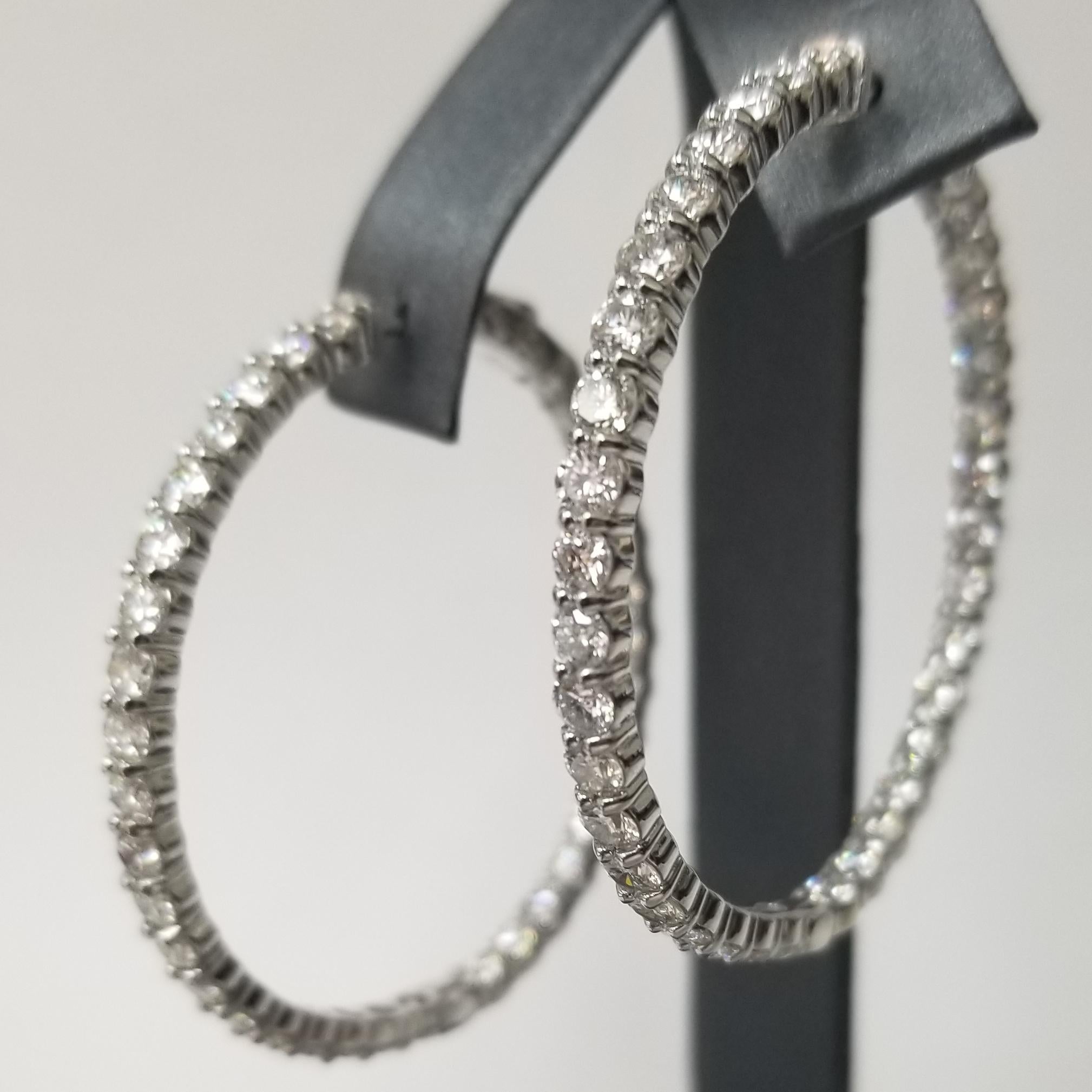 14 Karat Weißgold große Diamant-Ohrringe mit 6,85 Karat innen außen besetzt (Zeitgenössisch) im Angebot