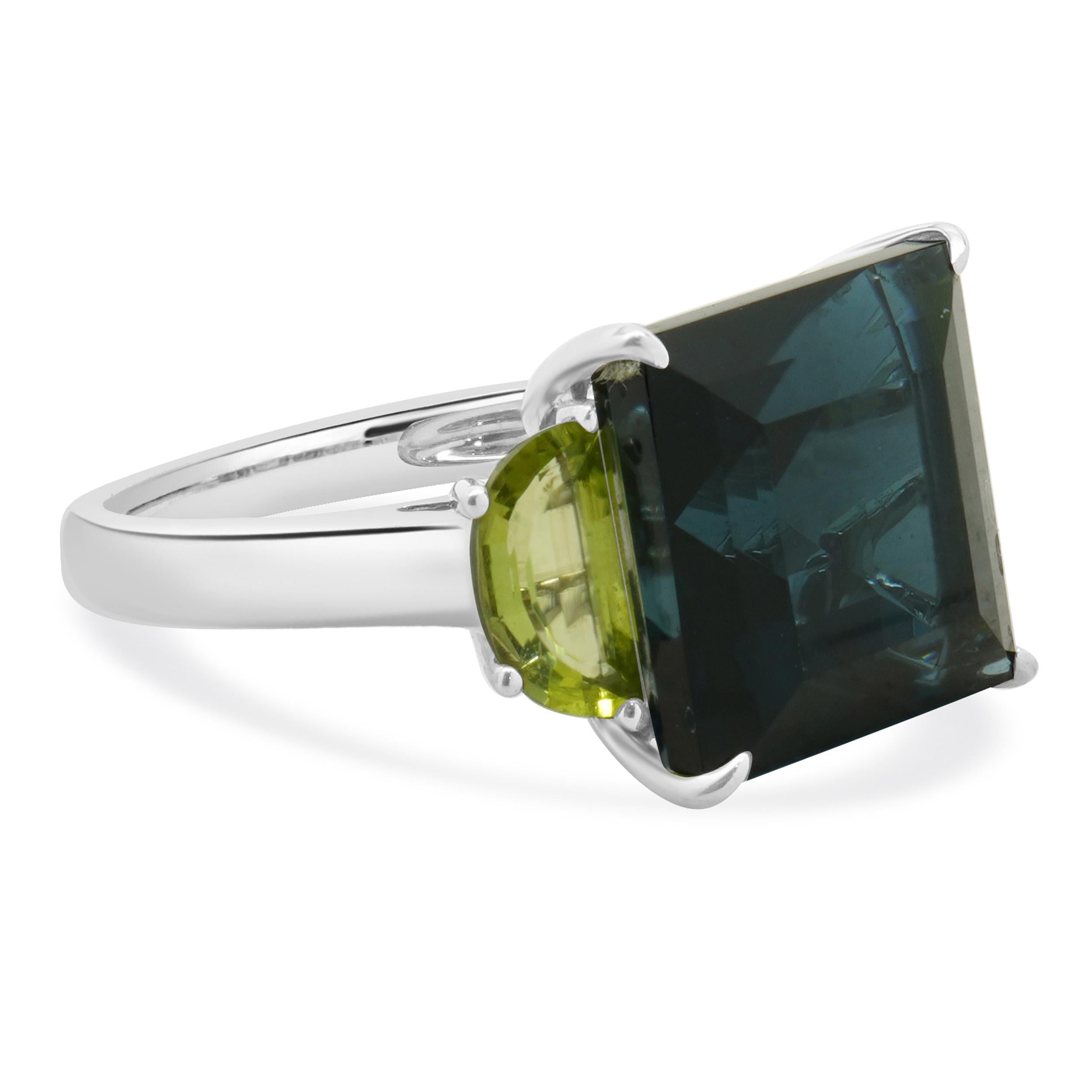 Princess Cut 14 Karat White Gold London Blue Topaz and Peridot Ring For Sale