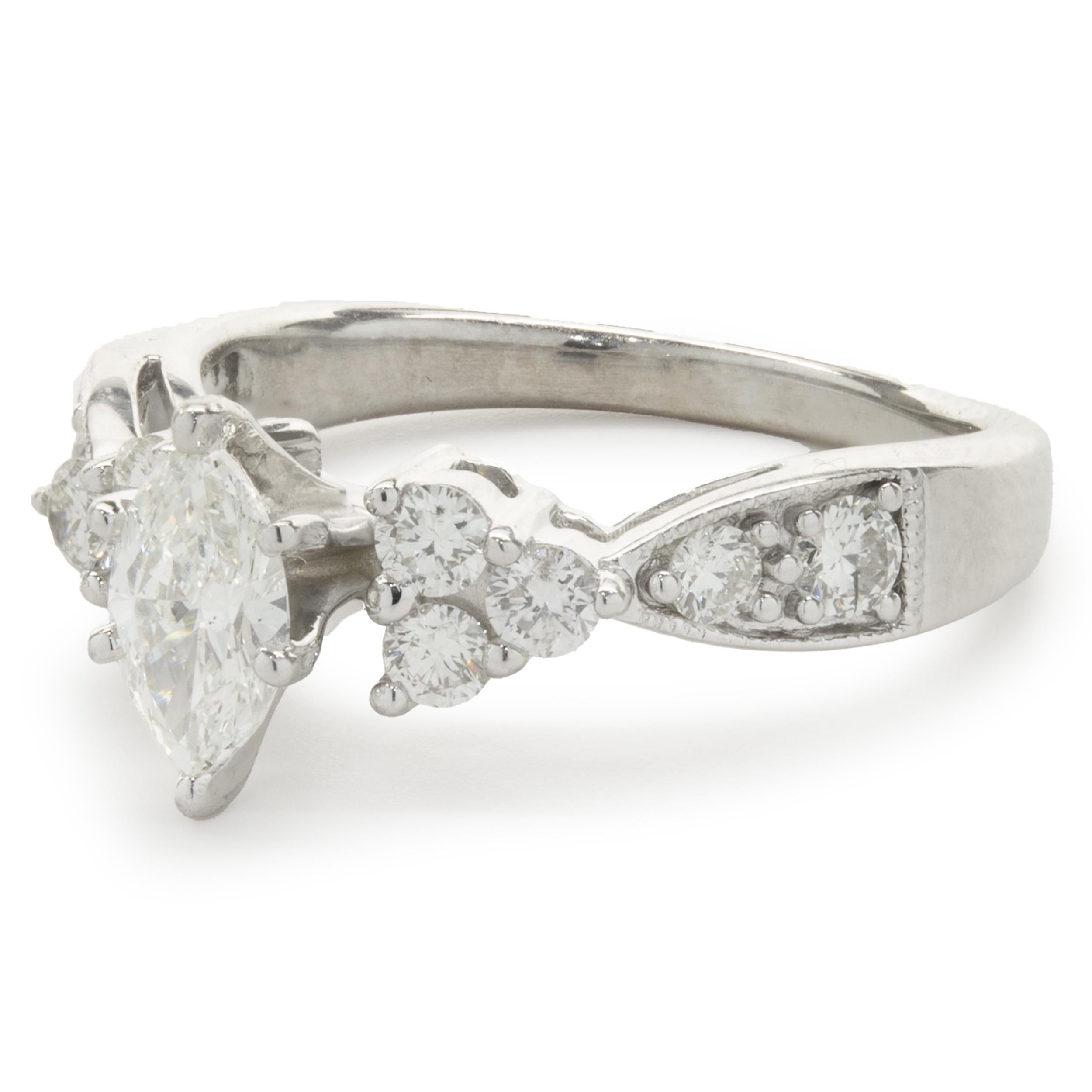 Bague de fiançailles en or blanc 14 carats avec diamant taille marquise Excellent état - En vente à Scottsdale, AZ