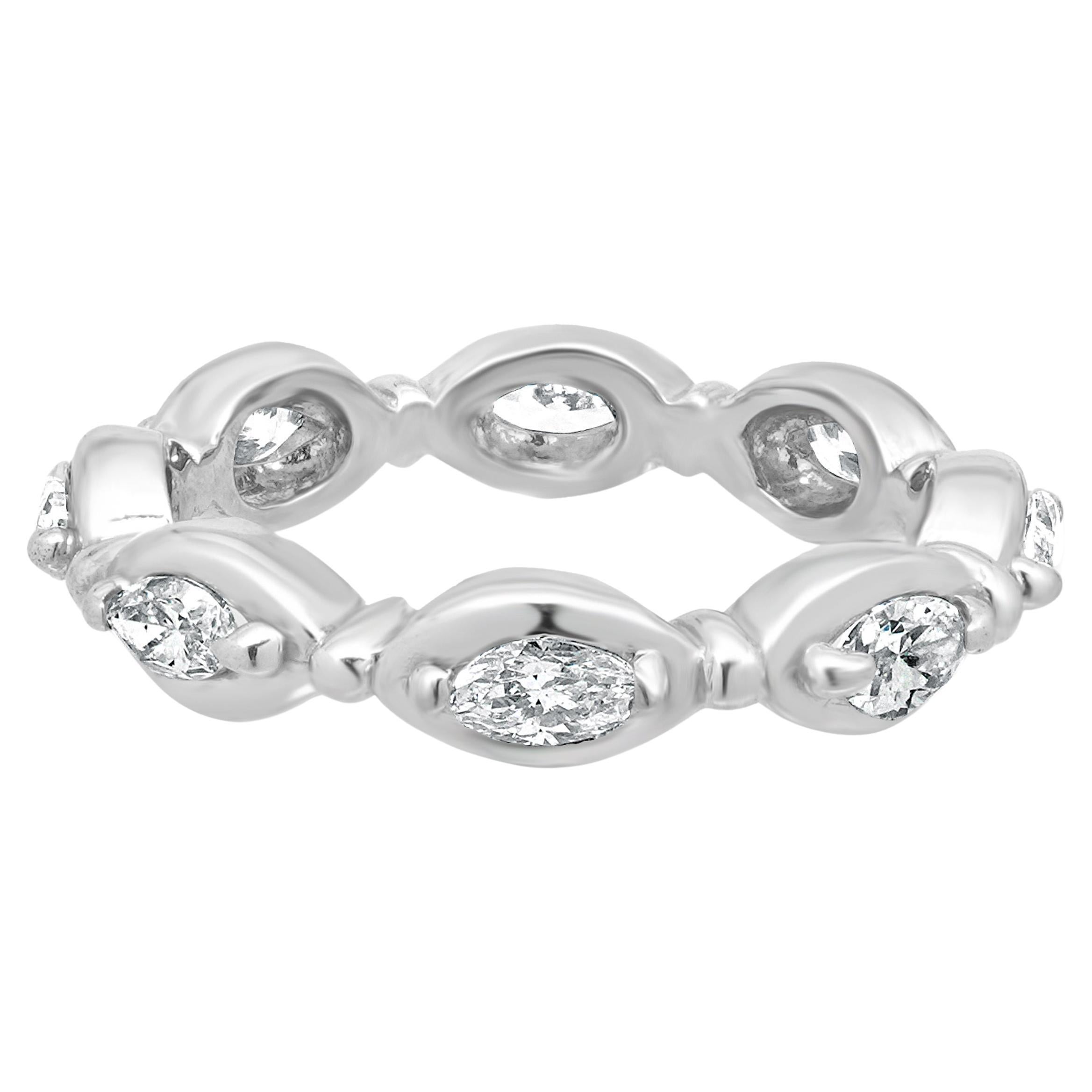 Fascia per l
eternità in oro bianco 14 carati con diamante a forma di marquise