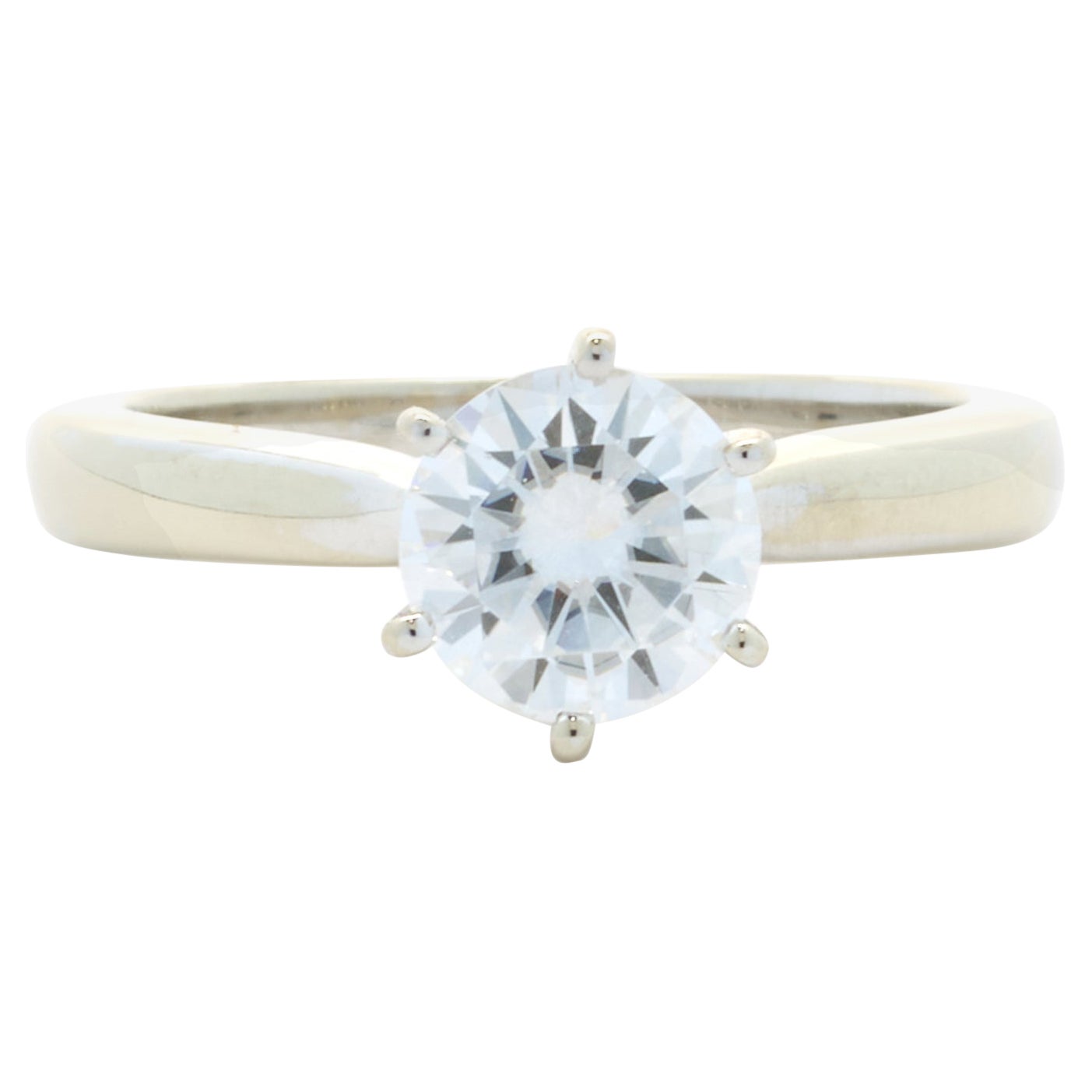 Anello solitario con moissanite in oro bianco 14 carati in vendita