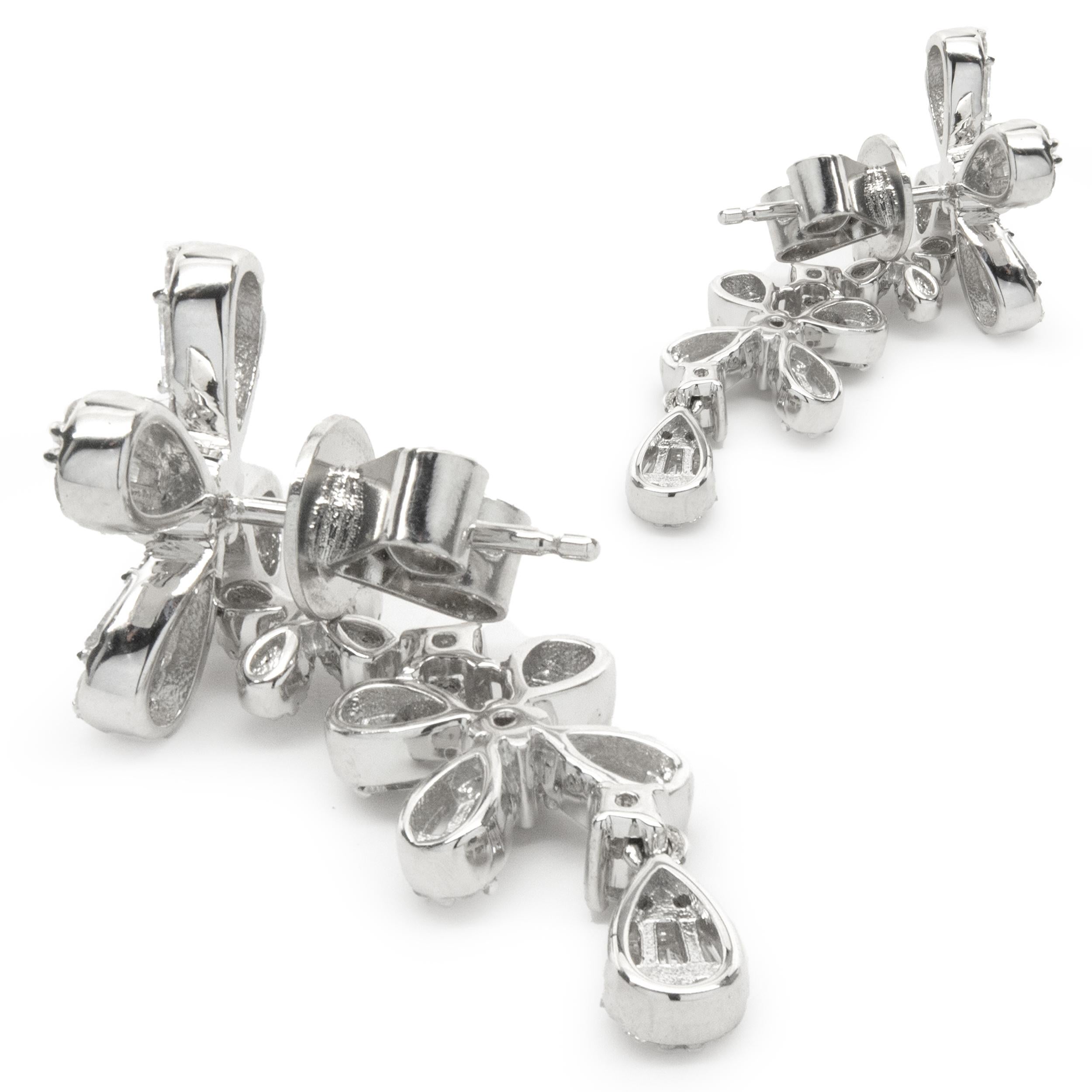 14 Karat White Gold Mosaic Set Diamond Flower Drop Earrings In Excellent Condition For Sale In Scottsdale, AZ