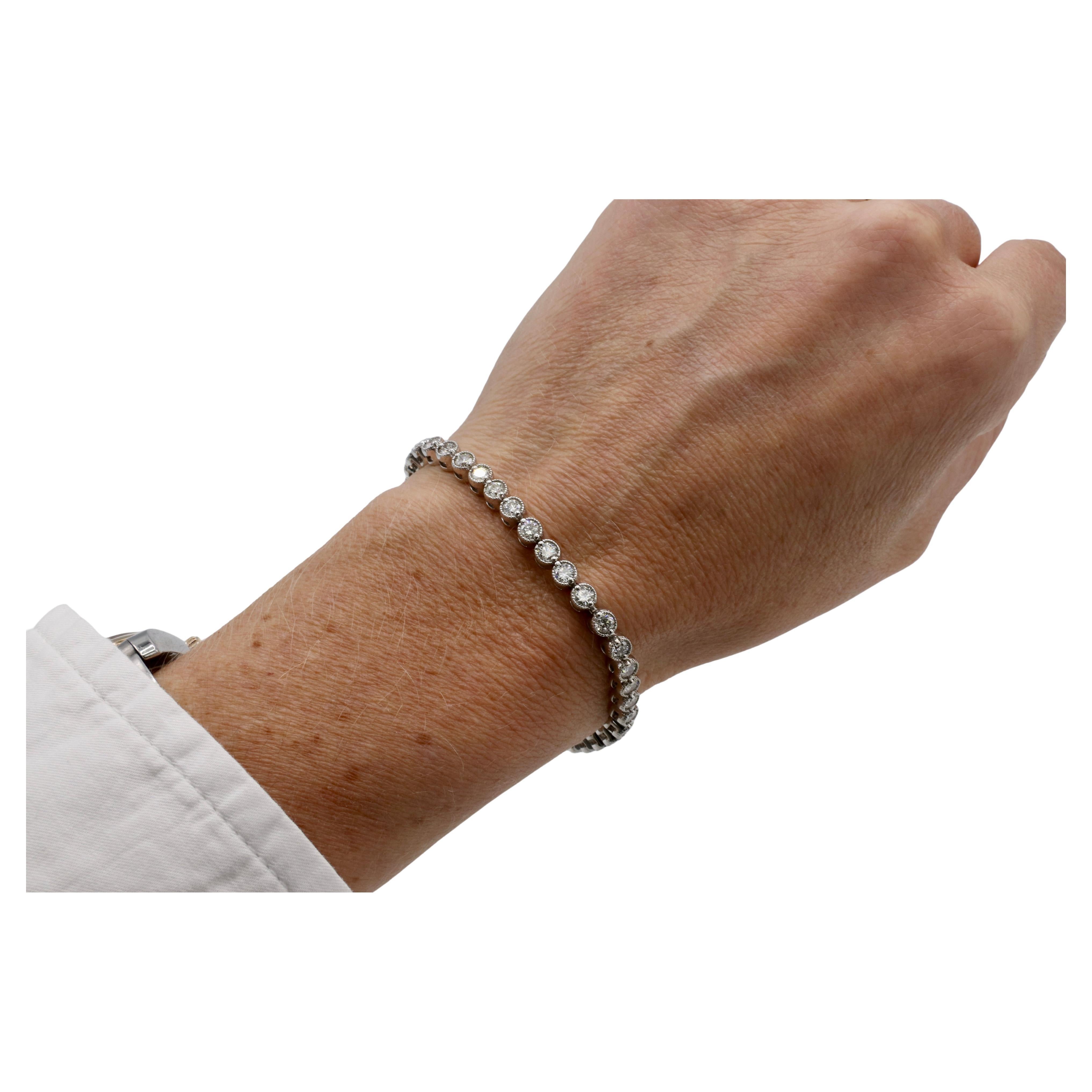 14 Karat Weißgold Natürliche 4,00 Karat Diamant Tennis Milgrain Line Armband (Rundschliff) im Angebot
