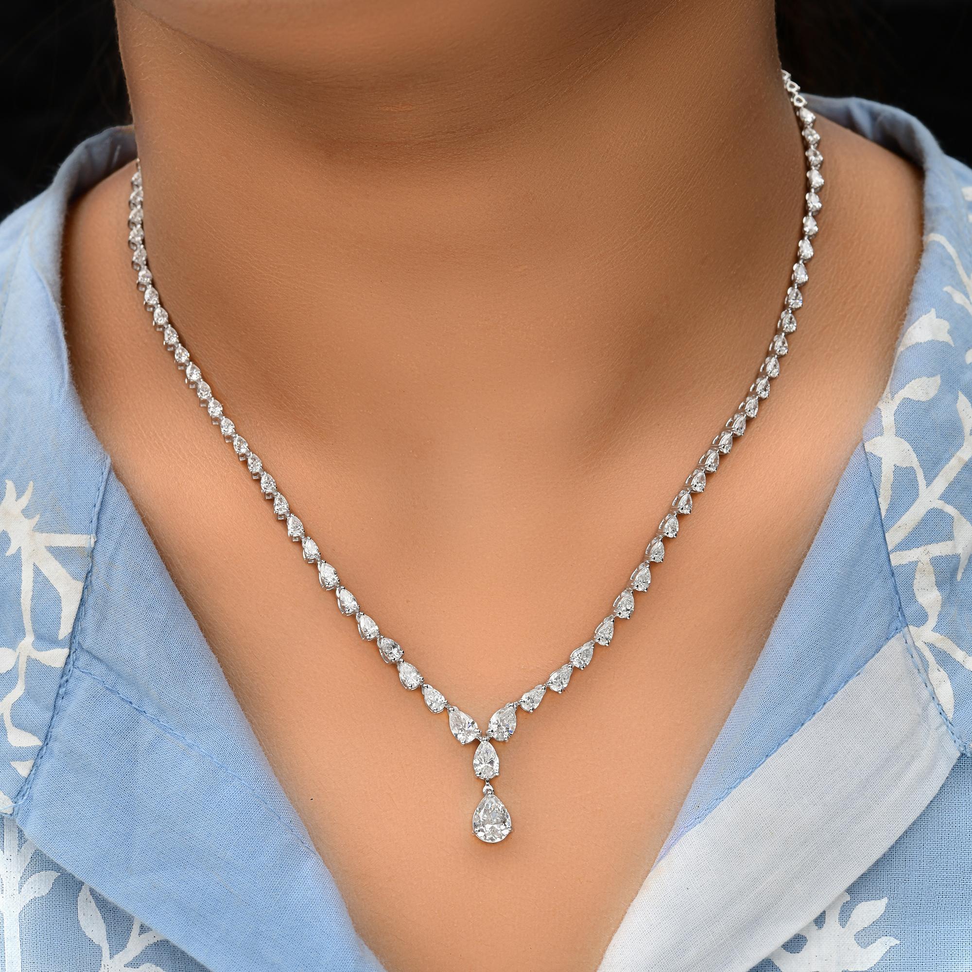 Collar de diamantes pera de oro blanco de 14 quilates naturales de 5,98 quilates con claridad SI y color HI
Esta impresionante pieza presenta una hilera sin fisuras de diamantes talla pera engastados en la continuación en direcciones opuestas que