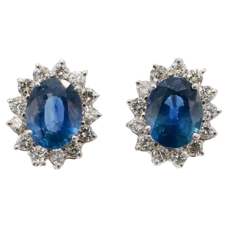 Boucles d'oreilles halo en or blanc 14 carats saphir bleu naturel et diamant 