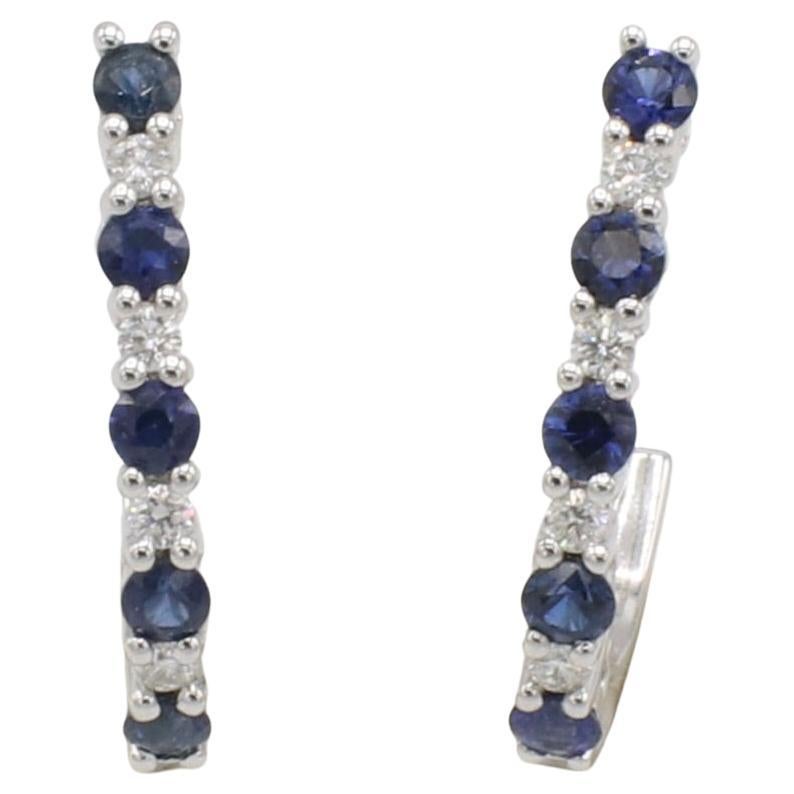 Pendientes de medio aro de oro blanco de 14 quilates con diamante natural y zafiro azul en venta