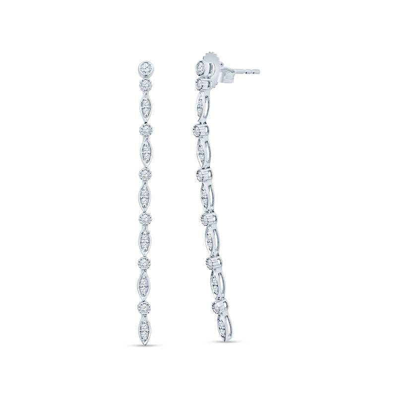 Erhöhen Sie Ihren Stil mit diesen exquisiten Ohrringen mit runden Diamanten von 0,47 Karat Gesamtgewicht, die elegant in abwechselnden runden und marquisen Formen gefasst sind. Sie sind in 14 Karat Weißgold gefasst. Sie passen zu jeder Gelegenheit